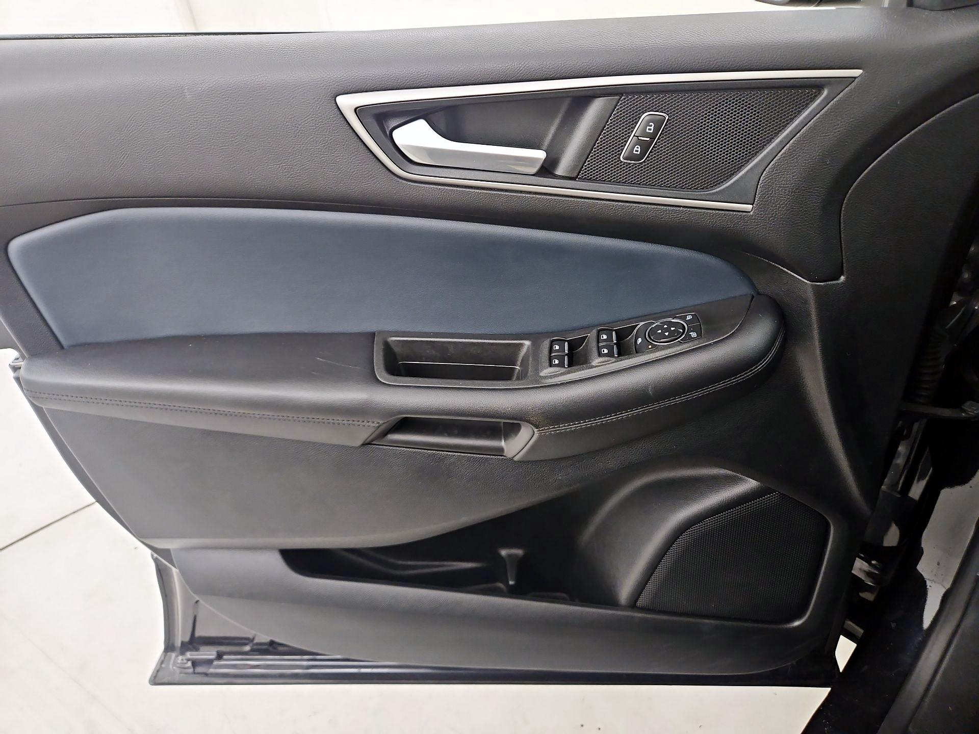 Thumbnail: 2022 Ford Edge - 12
