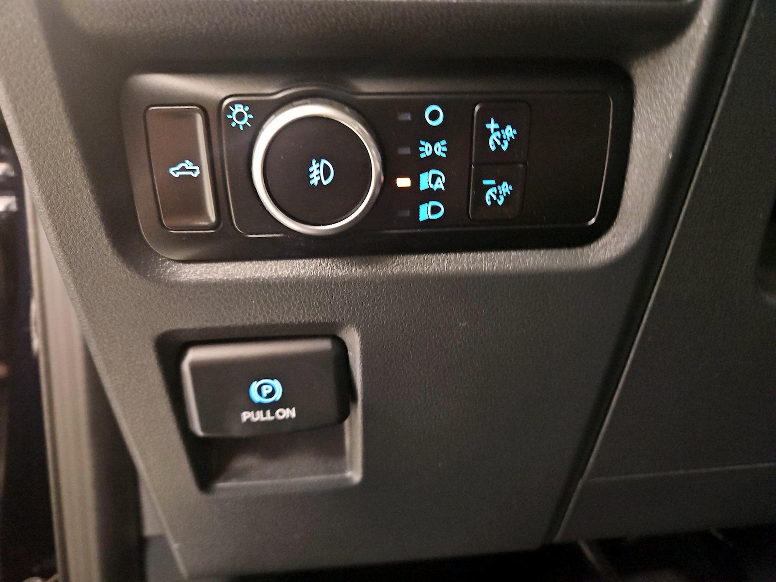 2023 Ford F-150 XL - Photo 14