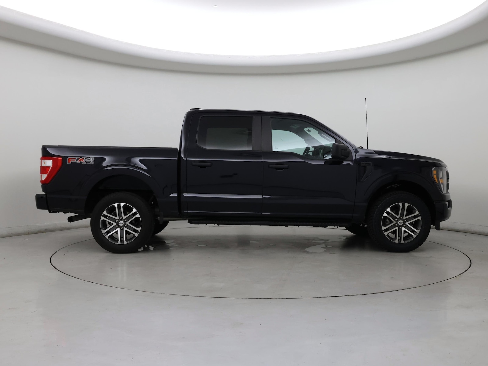 2023 Ford F-150 XL - Photo 8