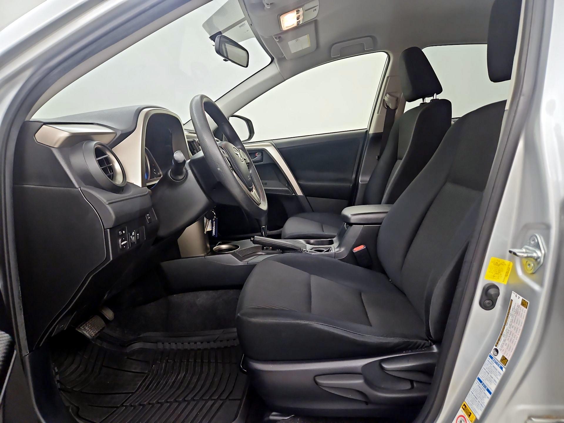 Thumbnail: 2014 Toyota RAV4 - 11