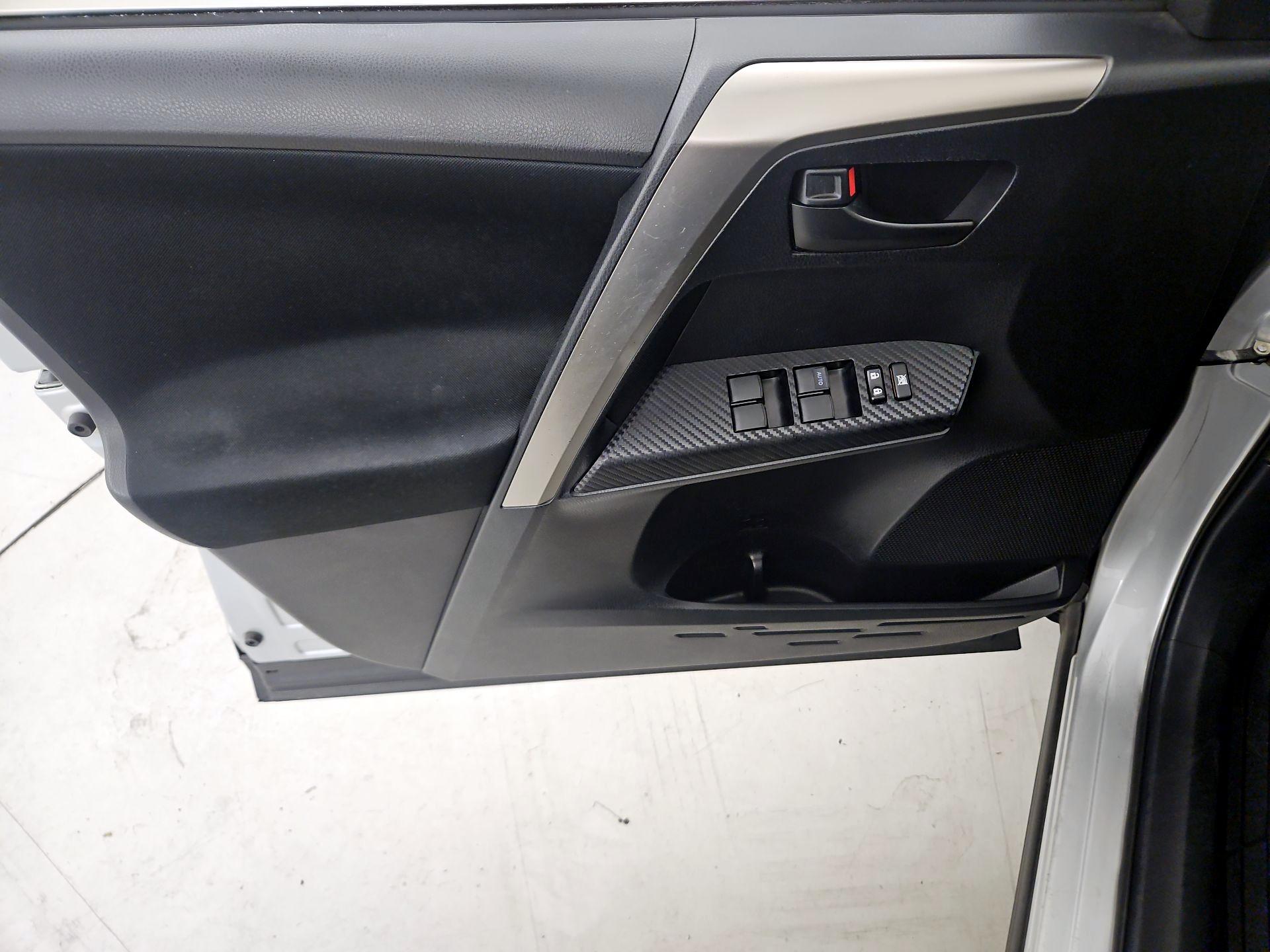 Thumbnail: 2014 Toyota RAV4 - 12