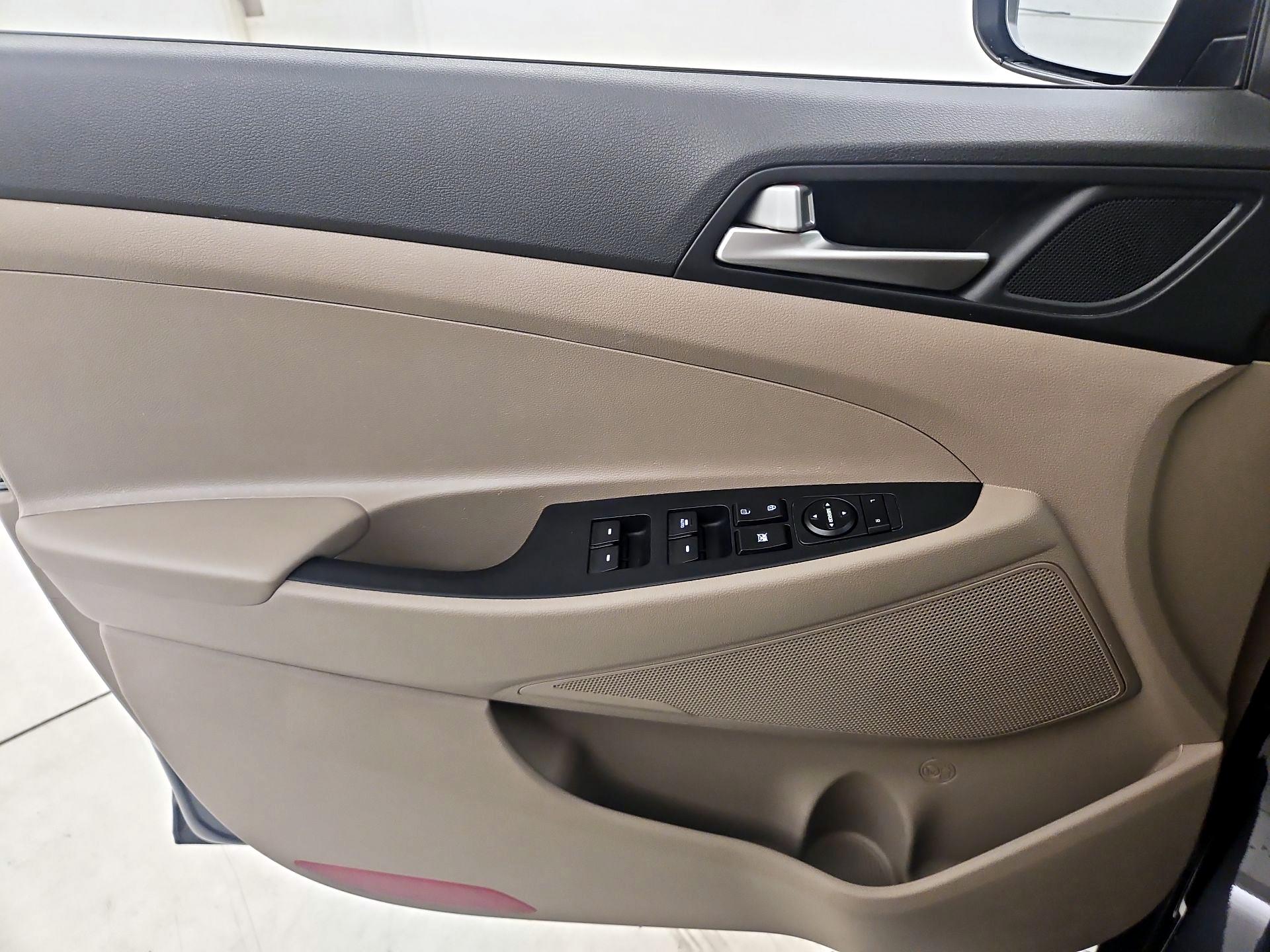 Thumbnail: 2019 Hyundai Tucson - 12
