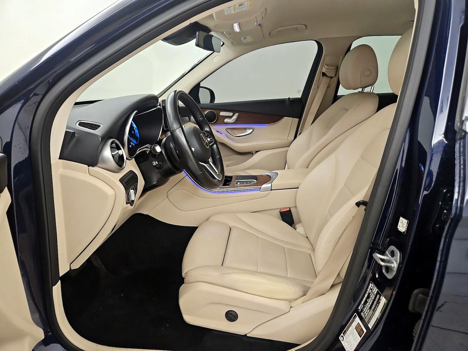 2022 Mercedes-Benz GLC GLC300 - Photo 12