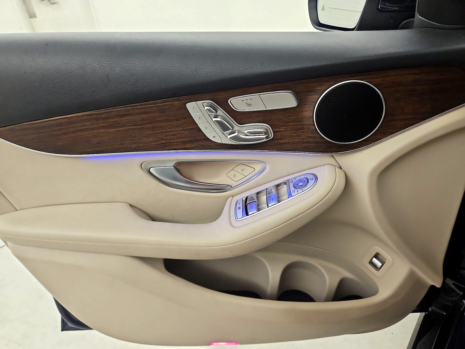 2022 Mercedes-Benz GLC GLC300 - Photo 13