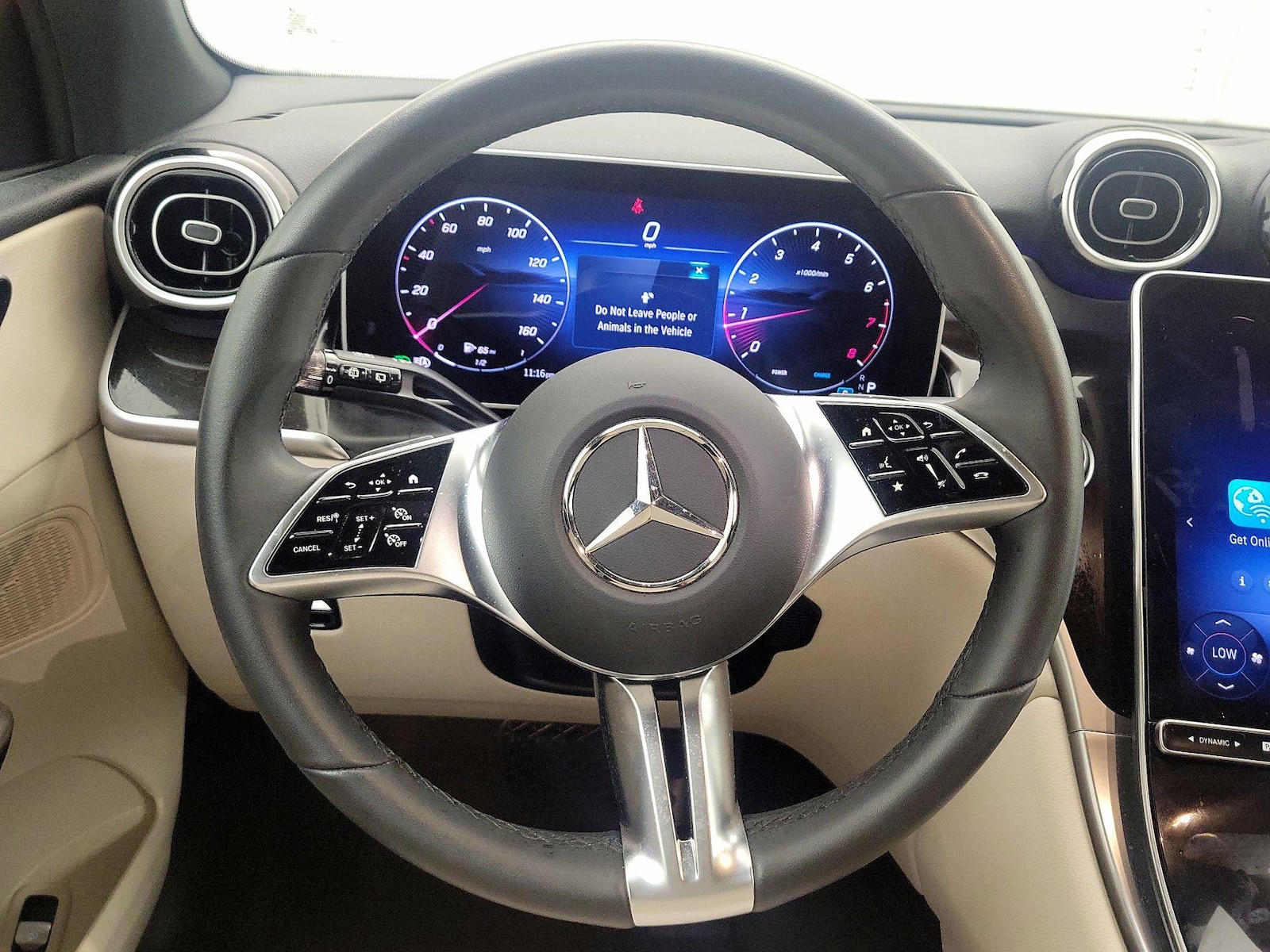 2025 Mercedes-Benz GLC Base - Photo 11