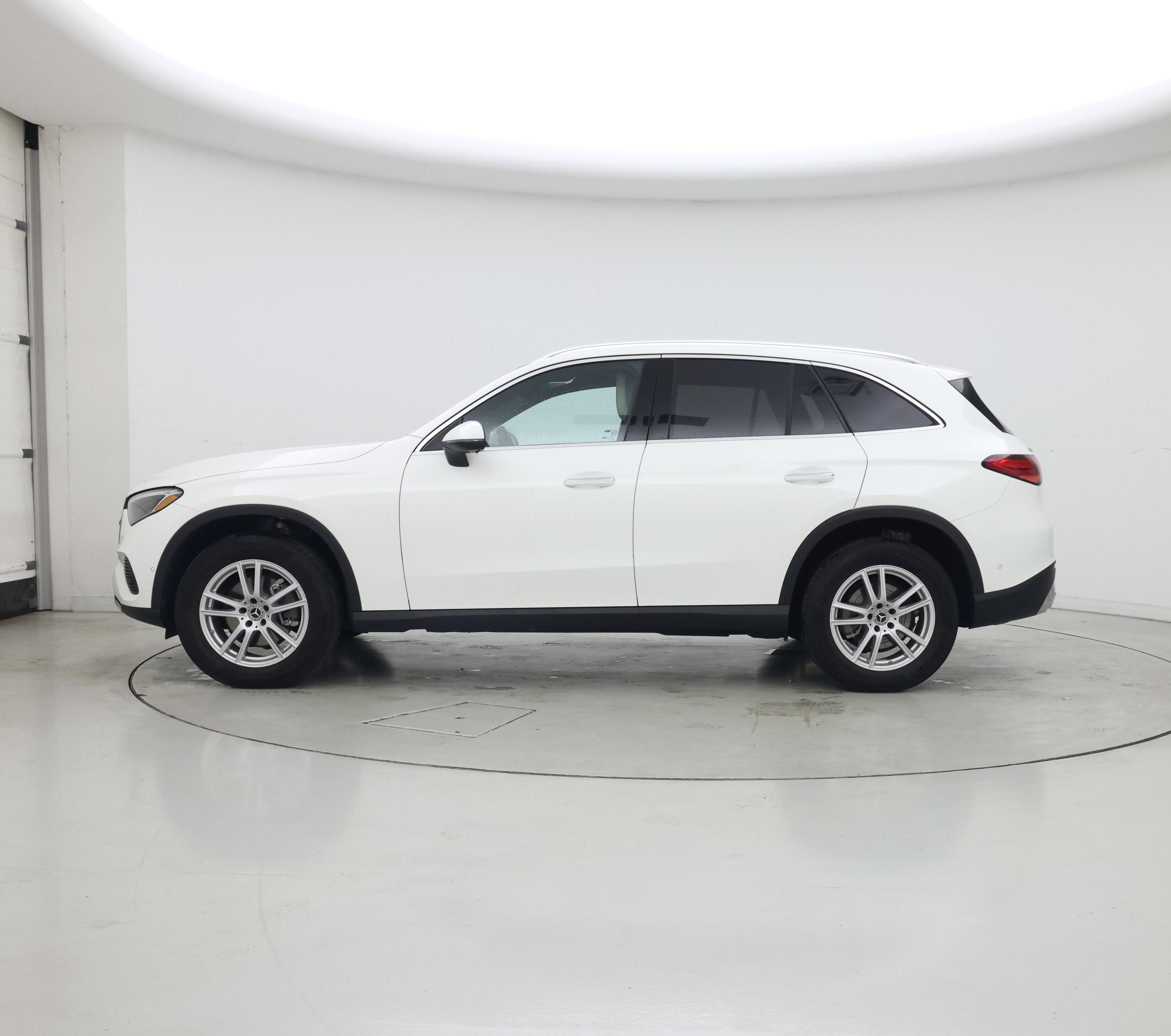 Thumbnail: 2025 Mercedes-Benz GLC - 3