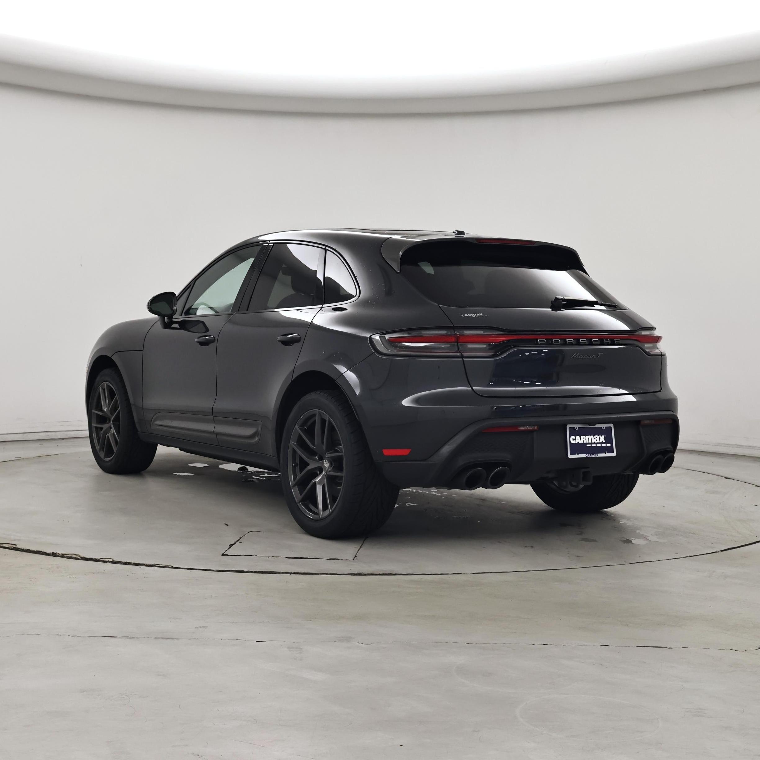 Thumbnail: 2023 Porsche Macan - 2