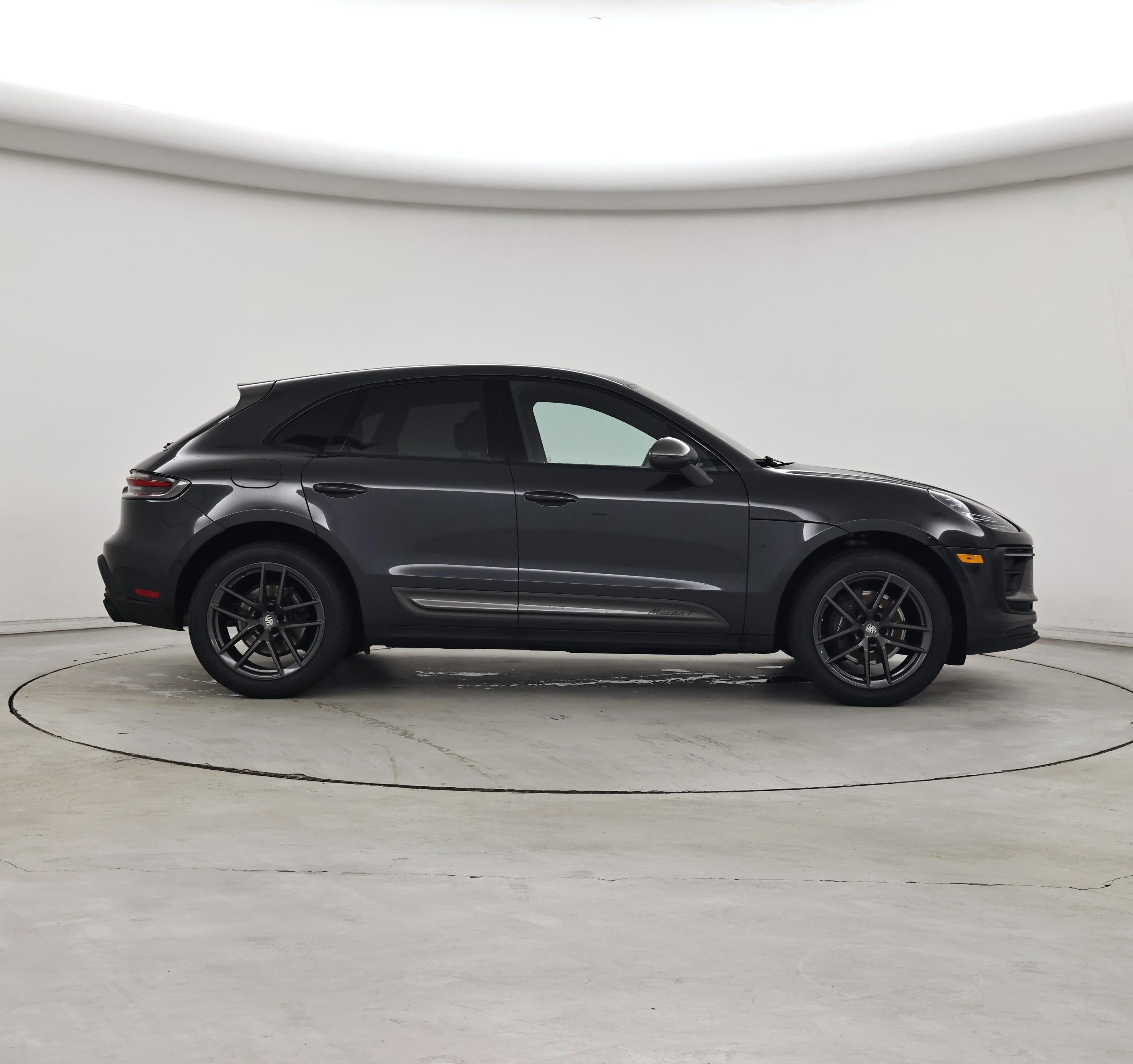 Thumbnail: 2023 Porsche Macan - 7