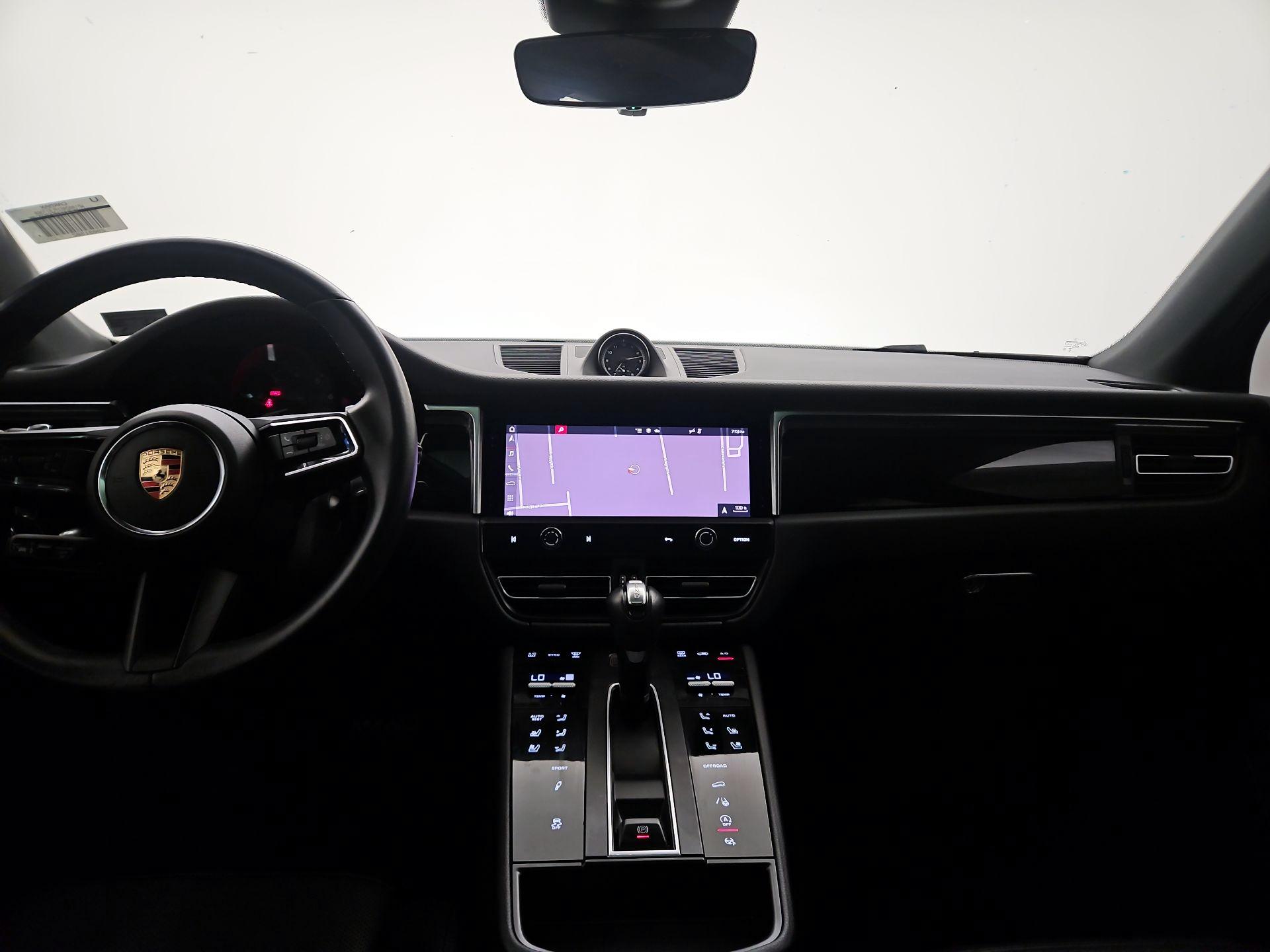 Thumbnail: 2023 Porsche Macan - 9