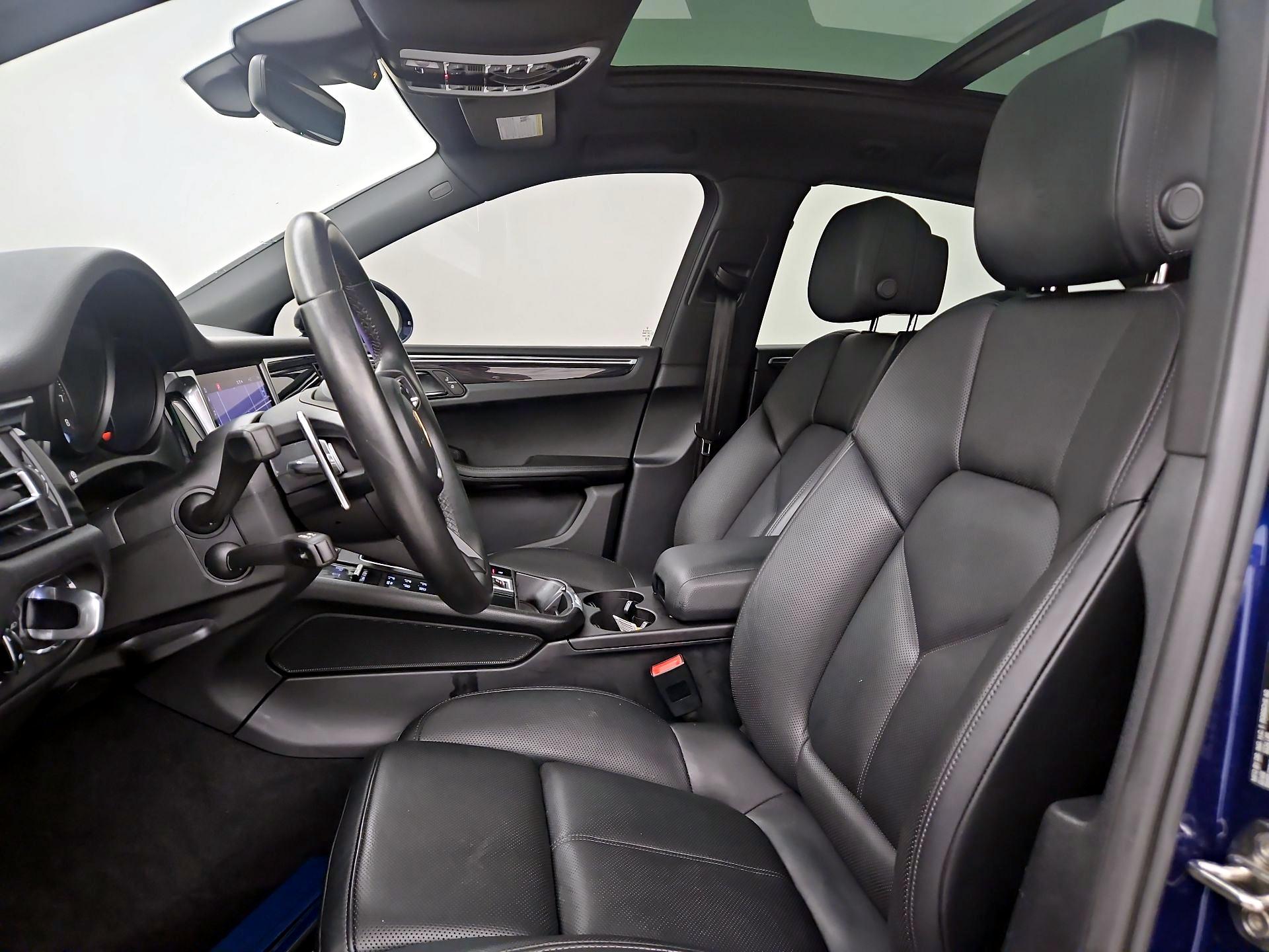 Thumbnail: 2023 Porsche Macan - 11