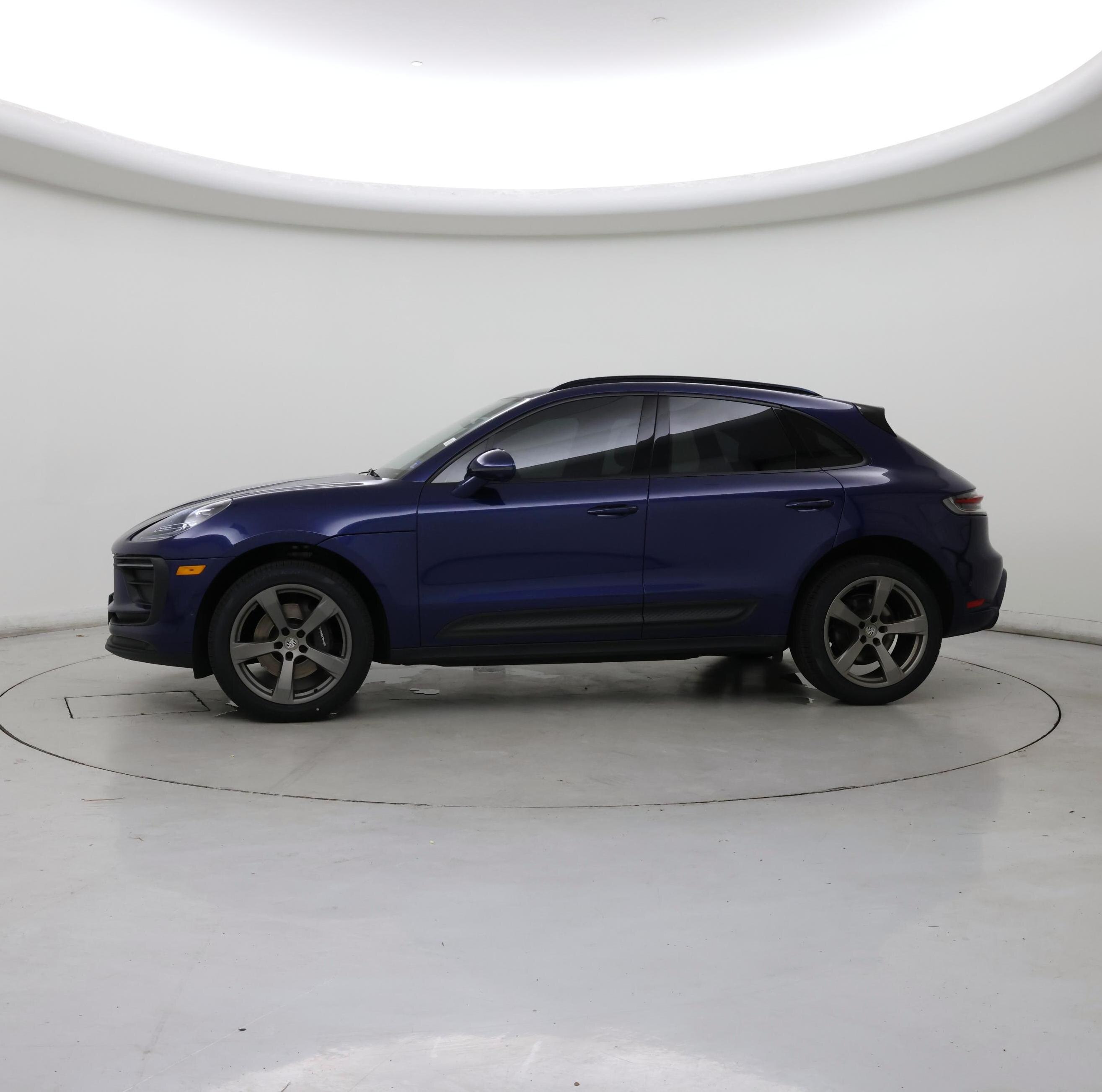 Thumbnail: 2023 Porsche Macan - 3