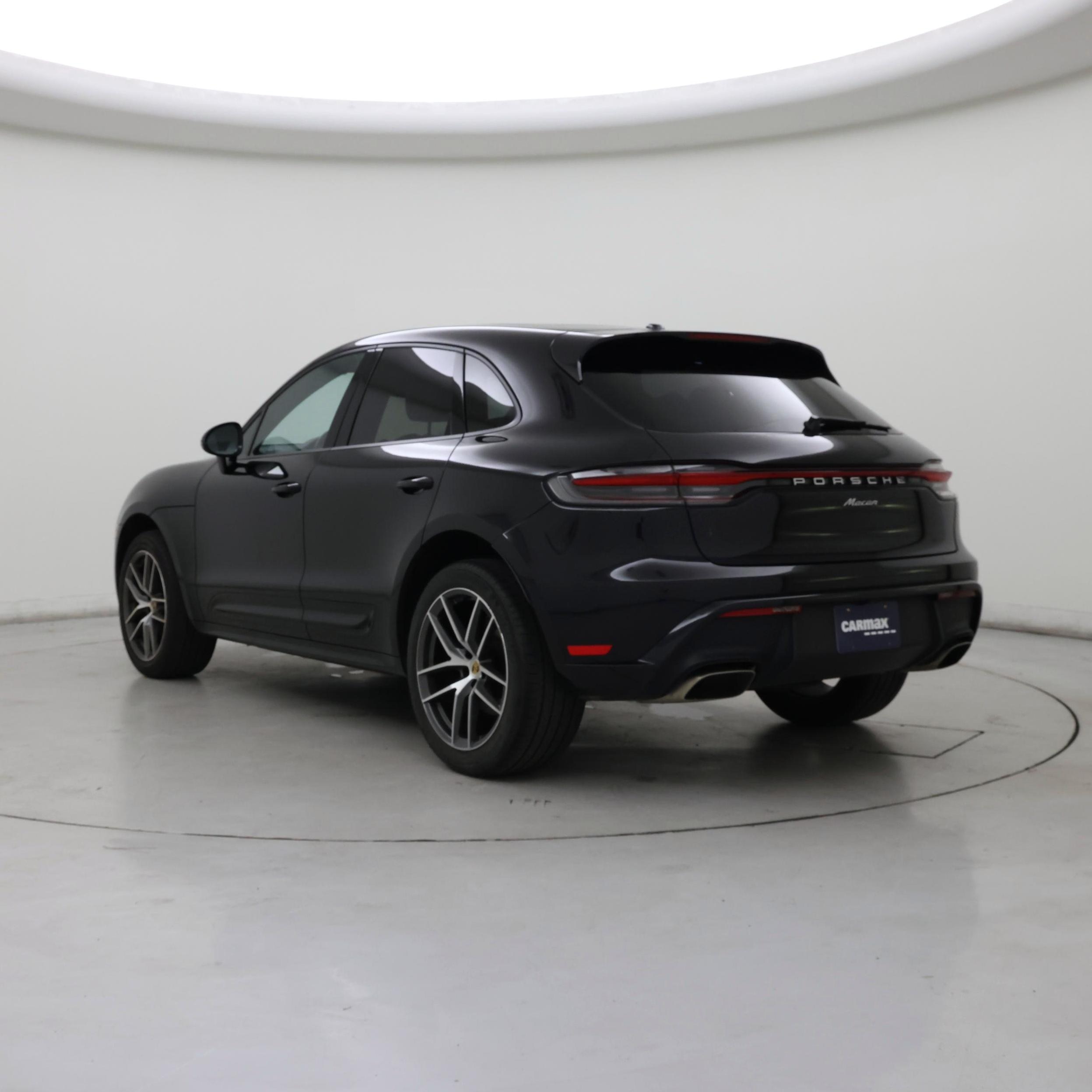 Thumbnail: 2023 Porsche Macan - 2