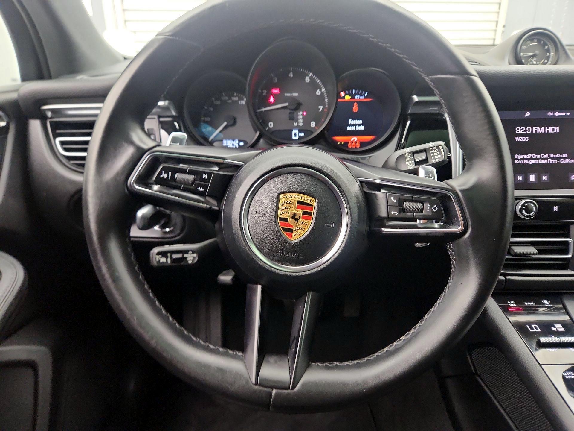 Thumbnail: 2023 Porsche Macan - 10