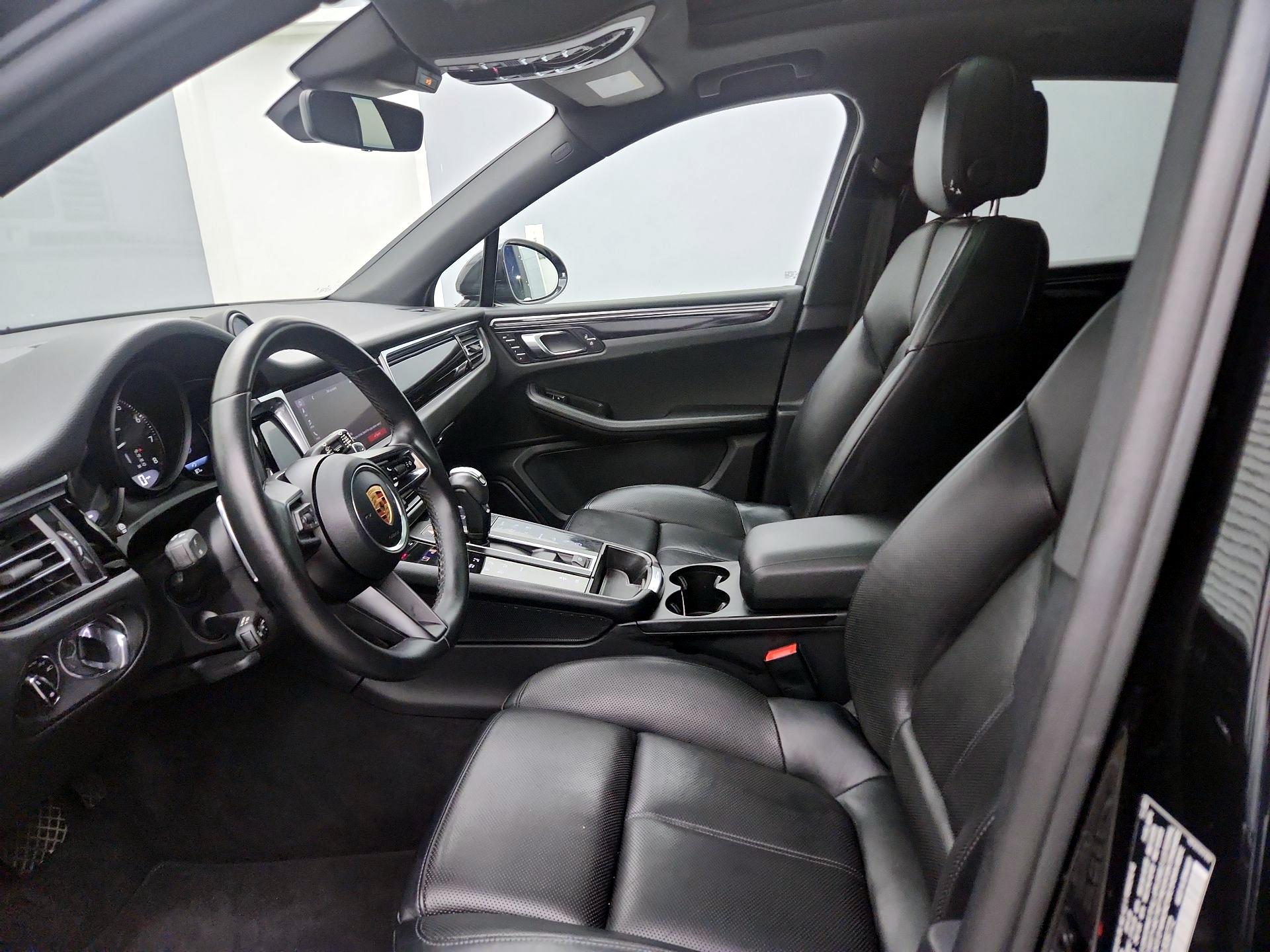Thumbnail: 2023 Porsche Macan - 11