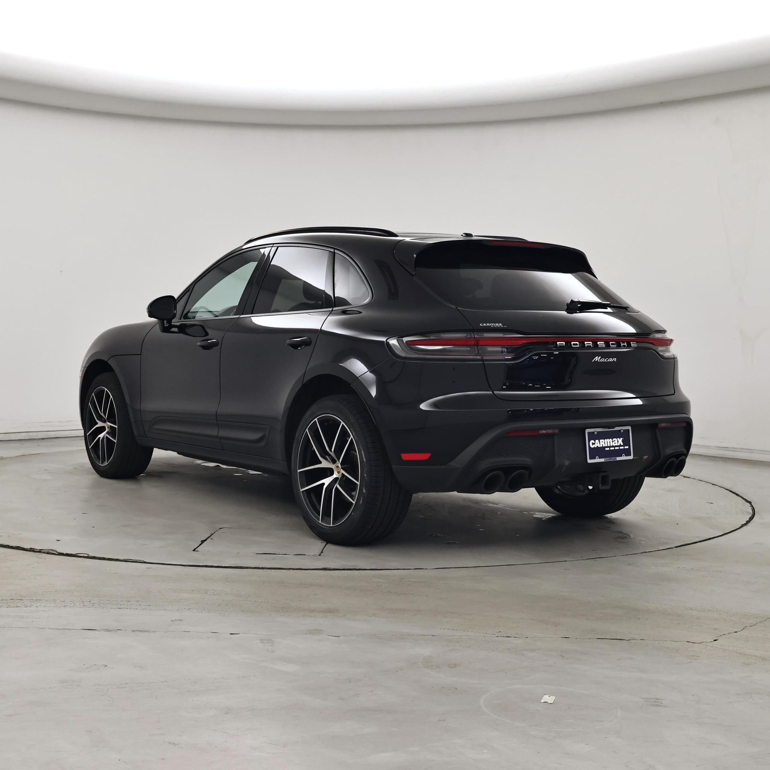 Thumbnail: 2023 Porsche Macan - 2