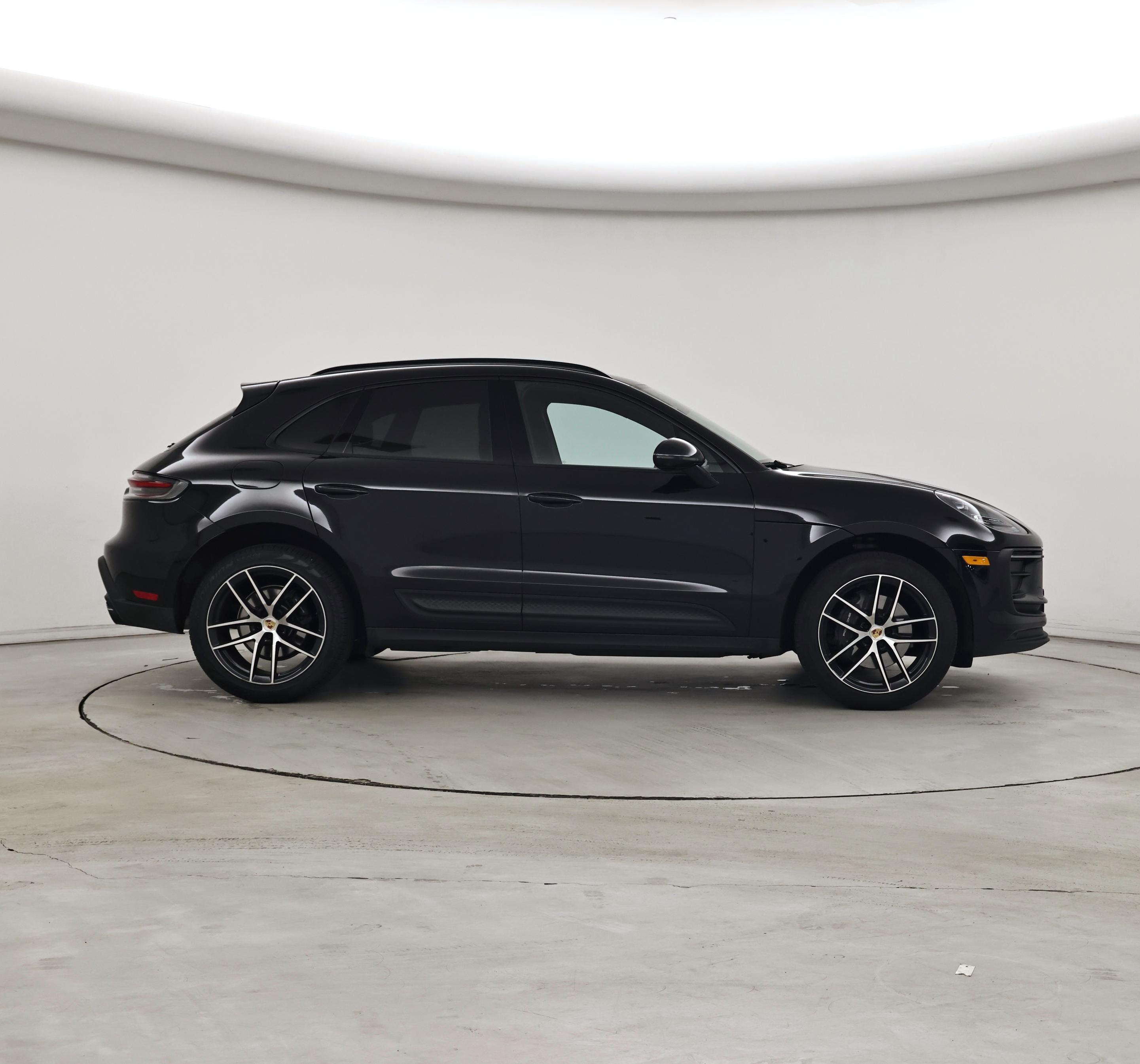 Thumbnail: 2023 Porsche Macan - 7