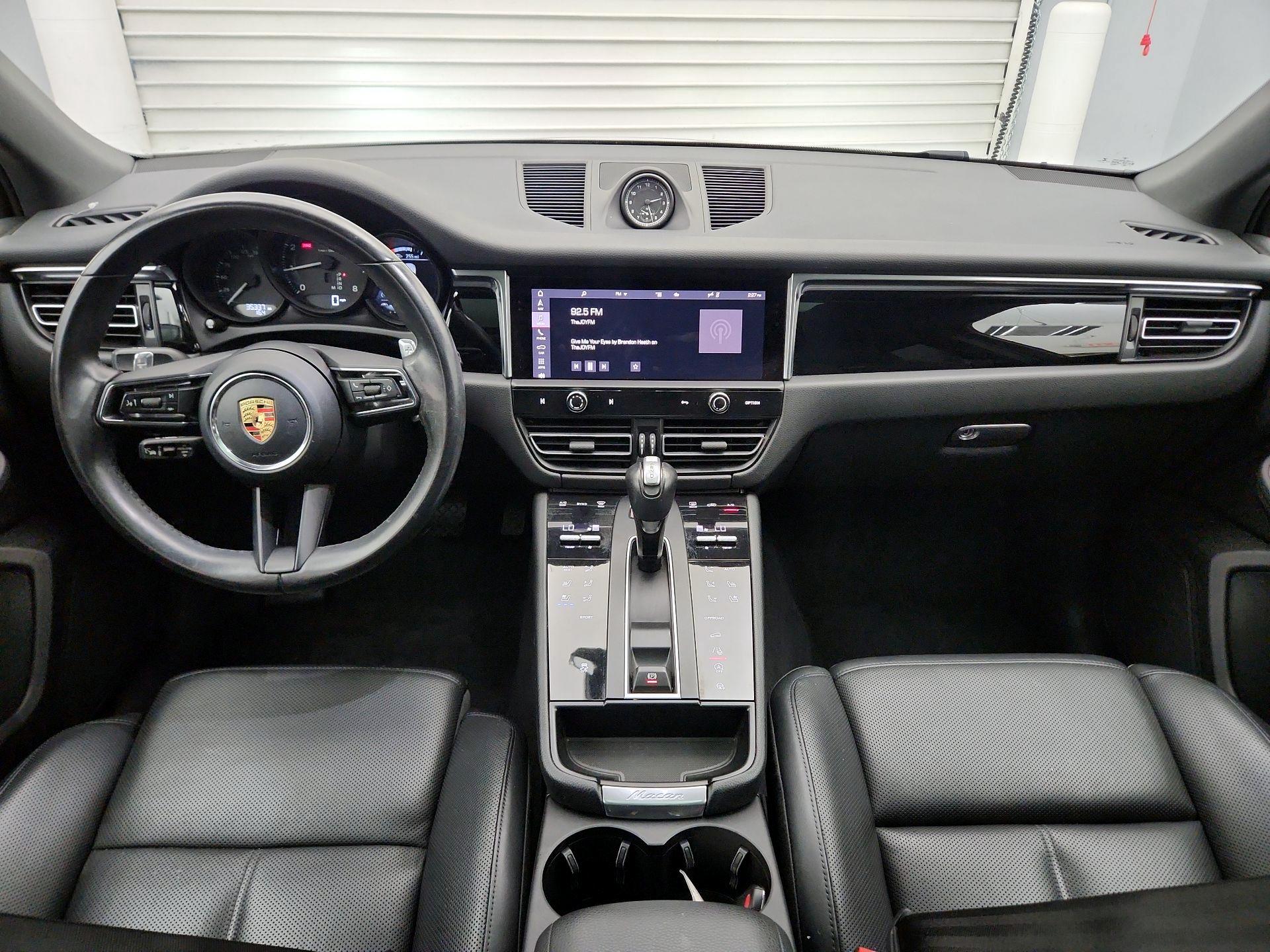 Thumbnail: 2023 Porsche Macan - 9