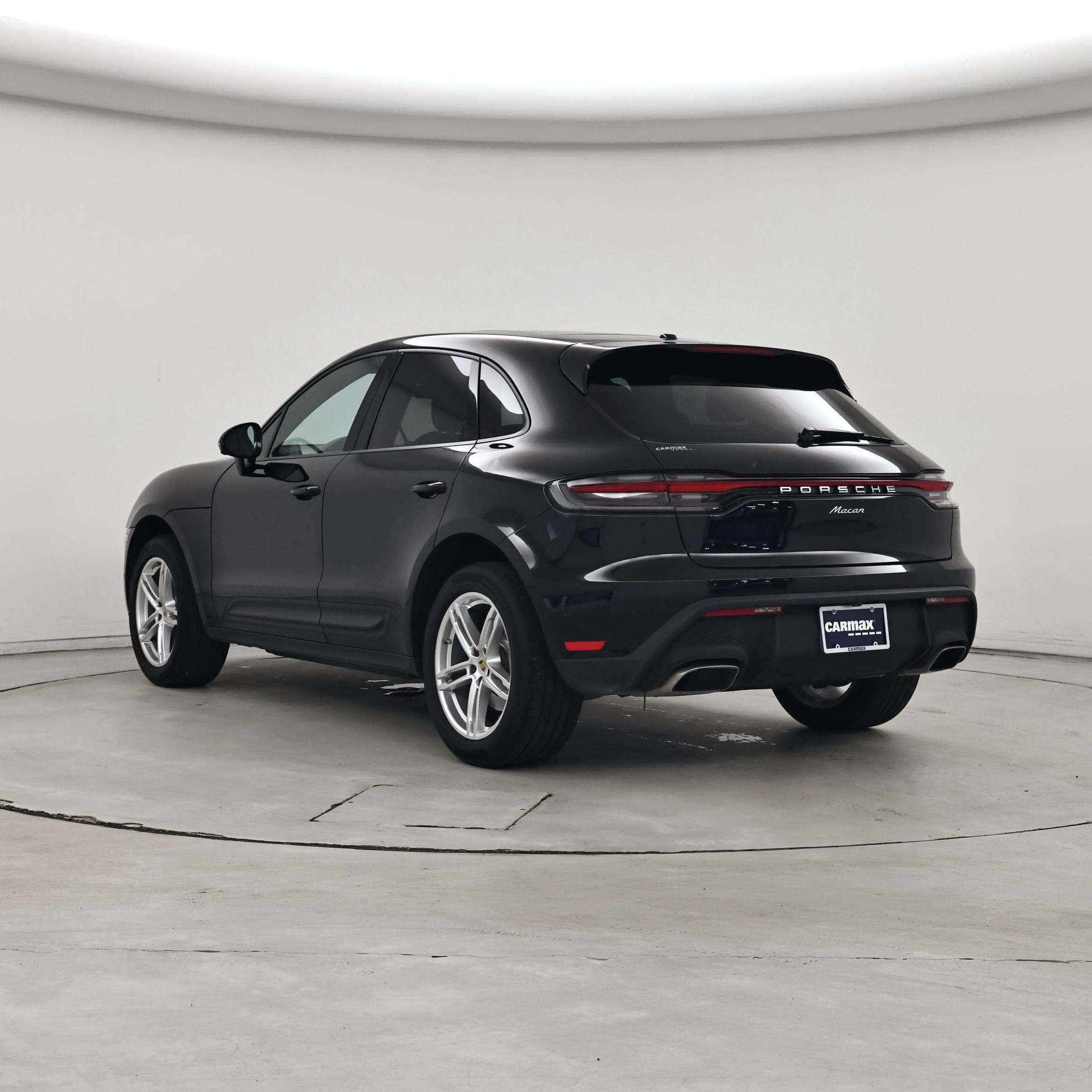 Thumbnail: 2023 Porsche Macan - 2