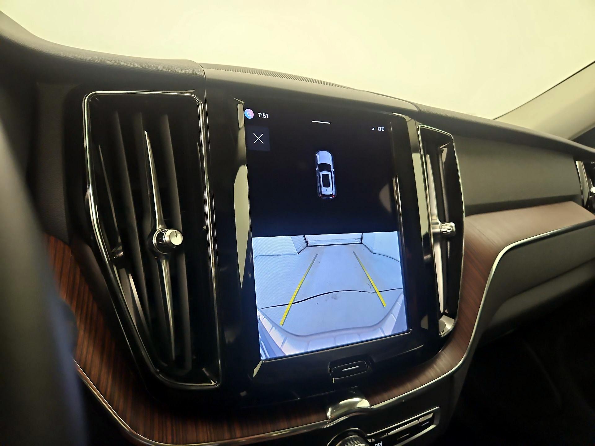 Thumbnail: 2023 Volvo XC60 - 14