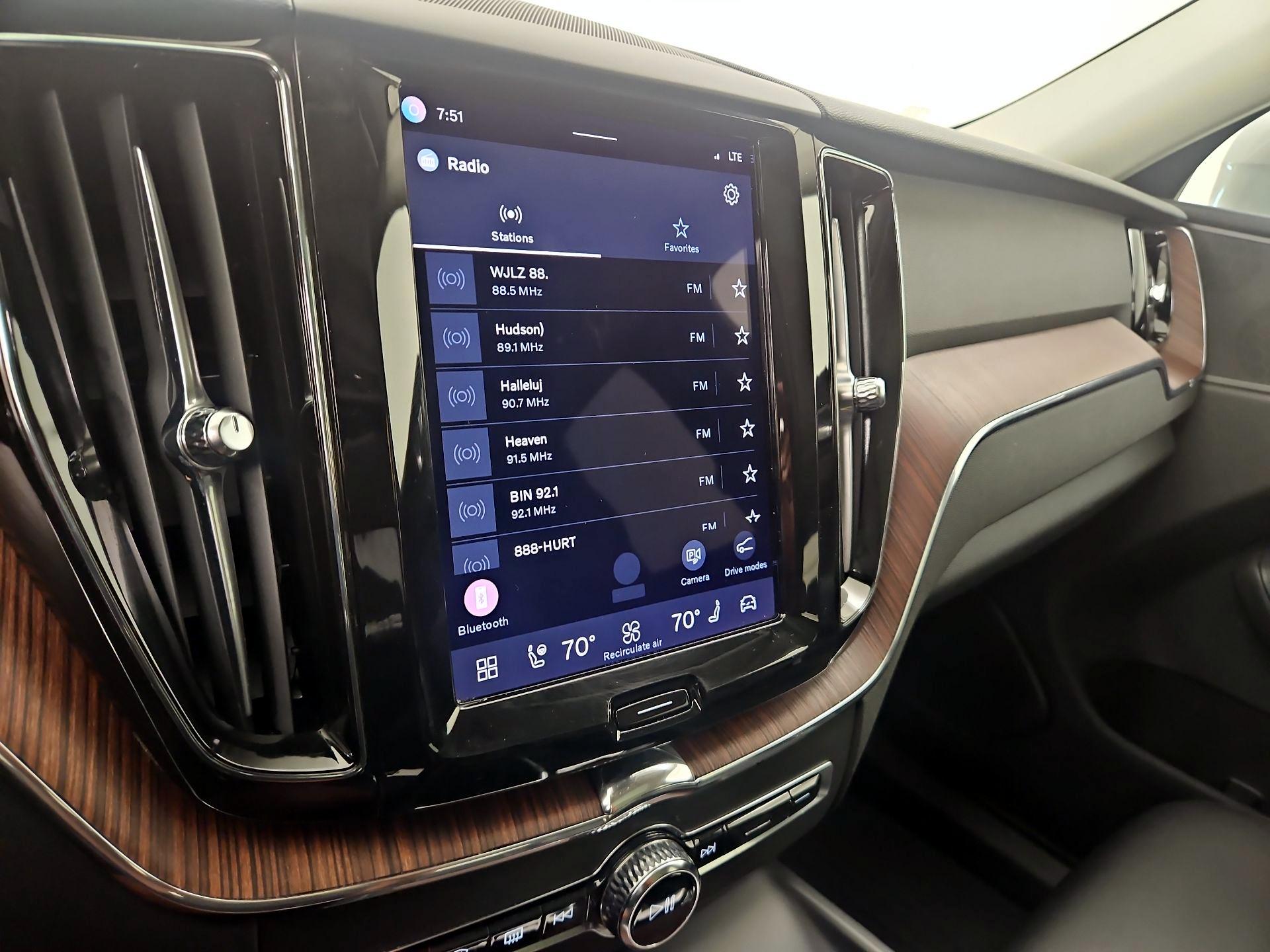 Thumbnail: 2023 Volvo XC60 - 15