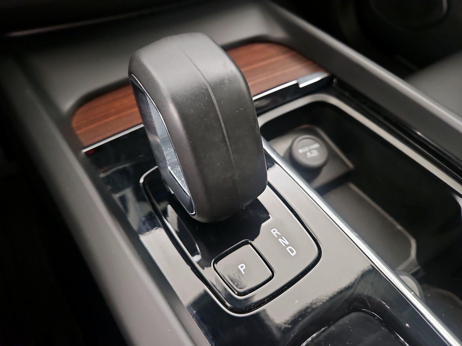 Thumbnail: 2023 Volvo XC60 - 17