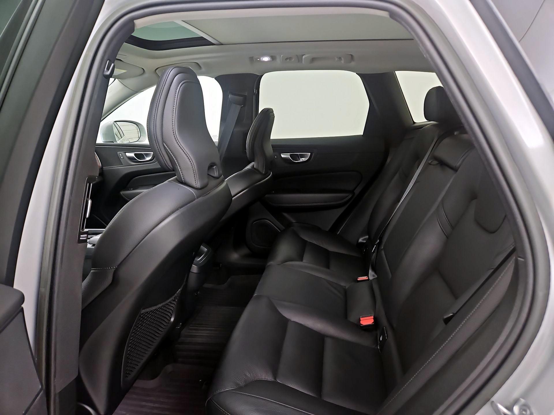 Thumbnail: 2023 Volvo XC60 - 20