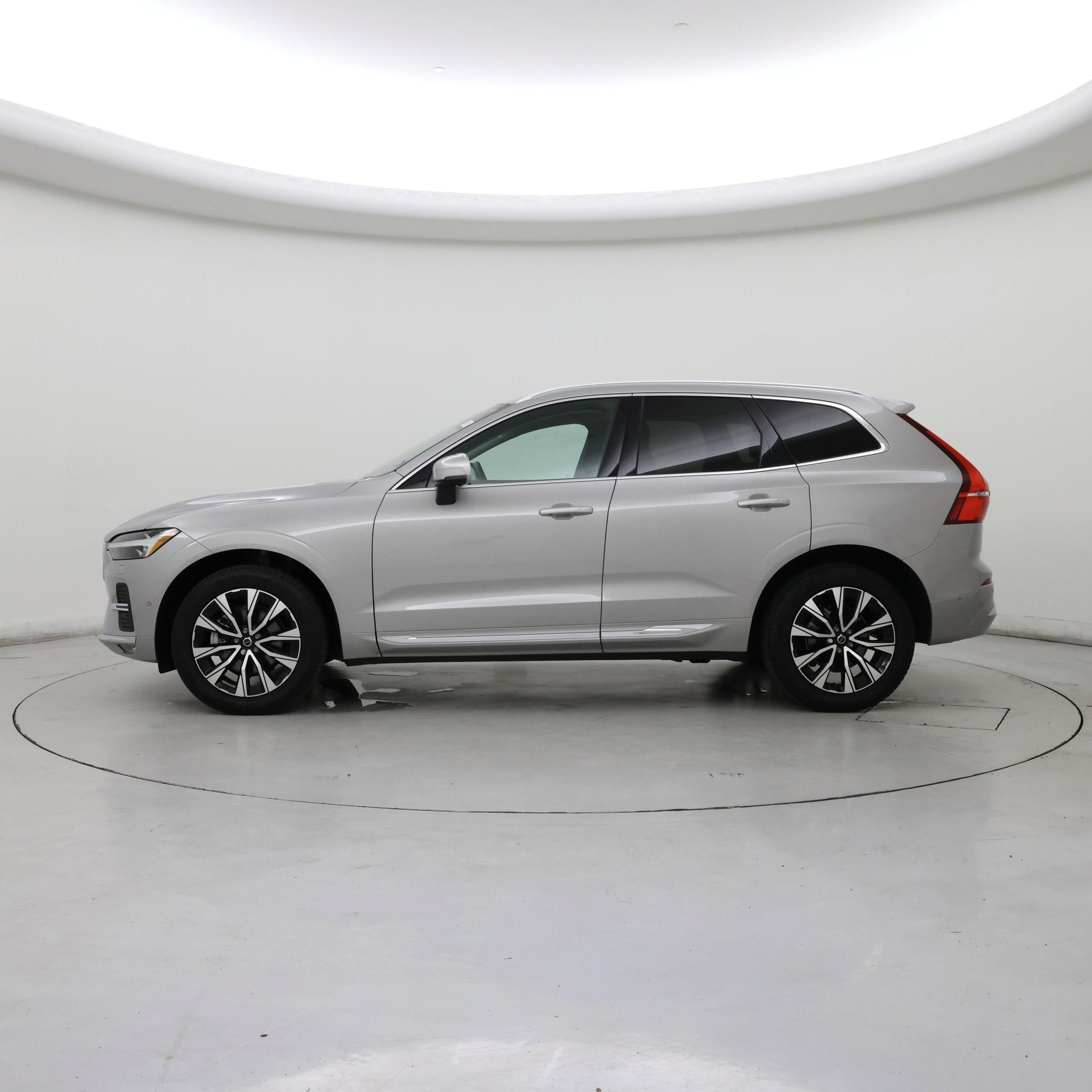 Thumbnail: 2023 Volvo XC60 - 3