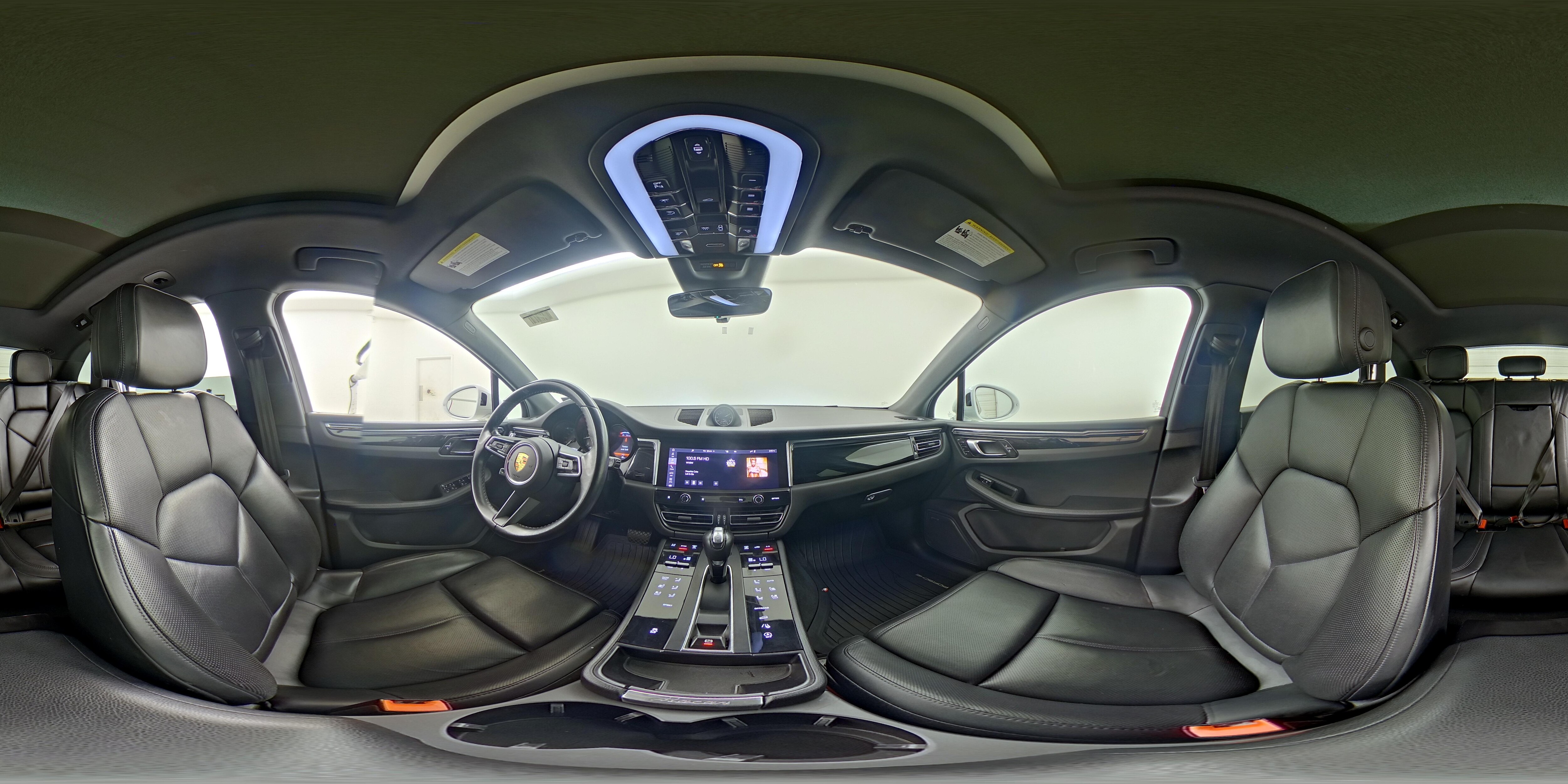 2024 Porsche Macan T - Photo 26