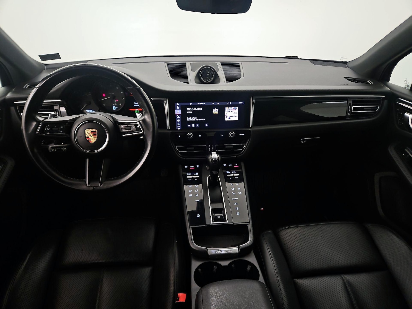 2024 Porsche Macan T - Photo 10