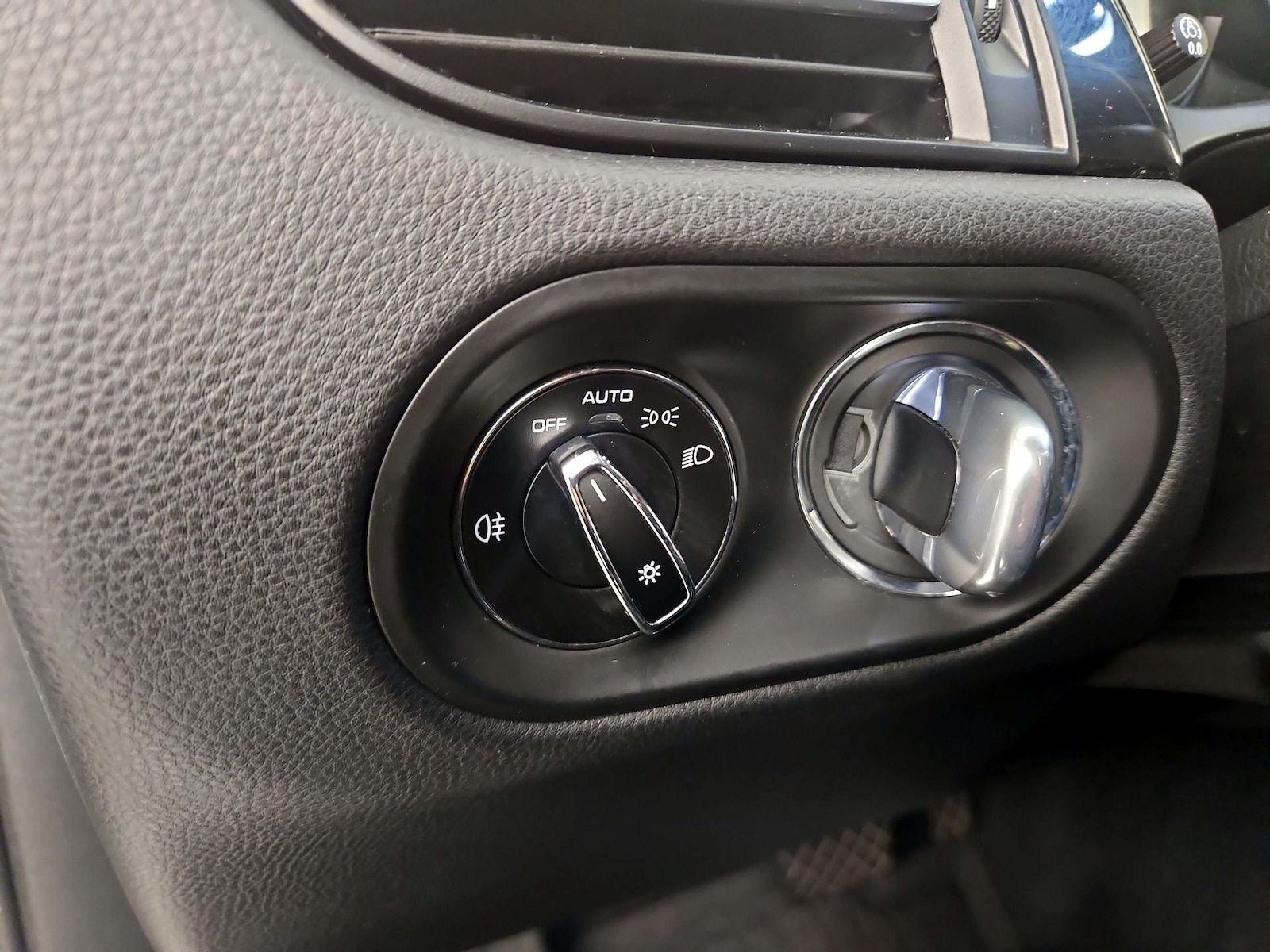 2024 Porsche Macan T - Photo 14