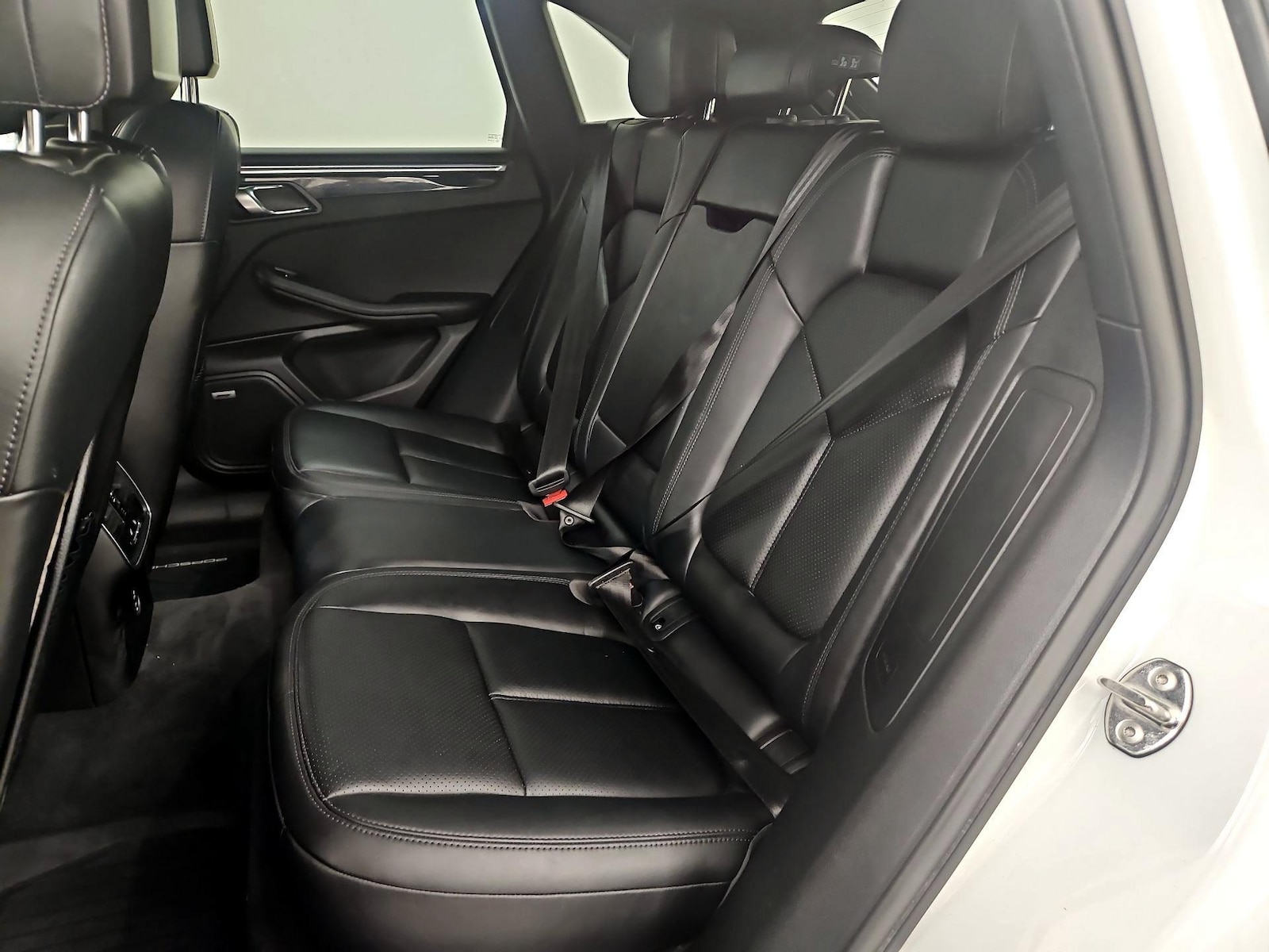 2024 Porsche Macan T - Photo 22