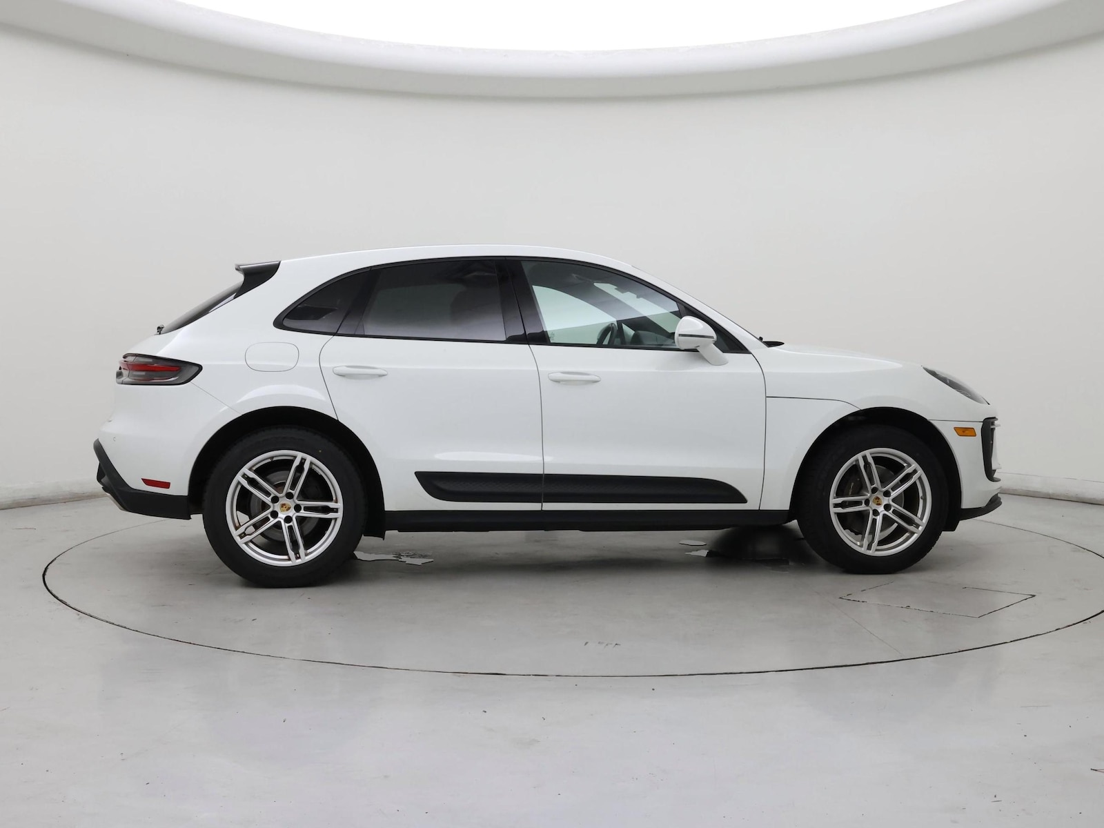 2024 Porsche Macan T - Photo 8