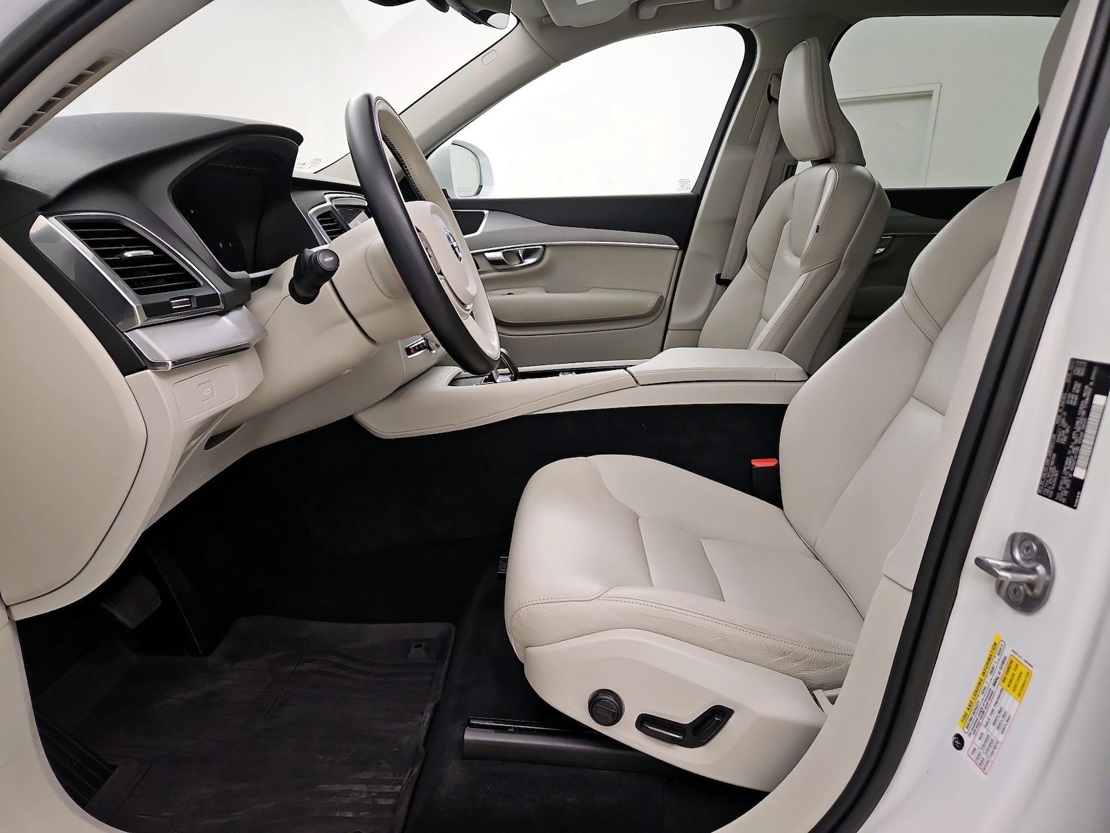 2023 Volvo XC90 Core - Photo 12