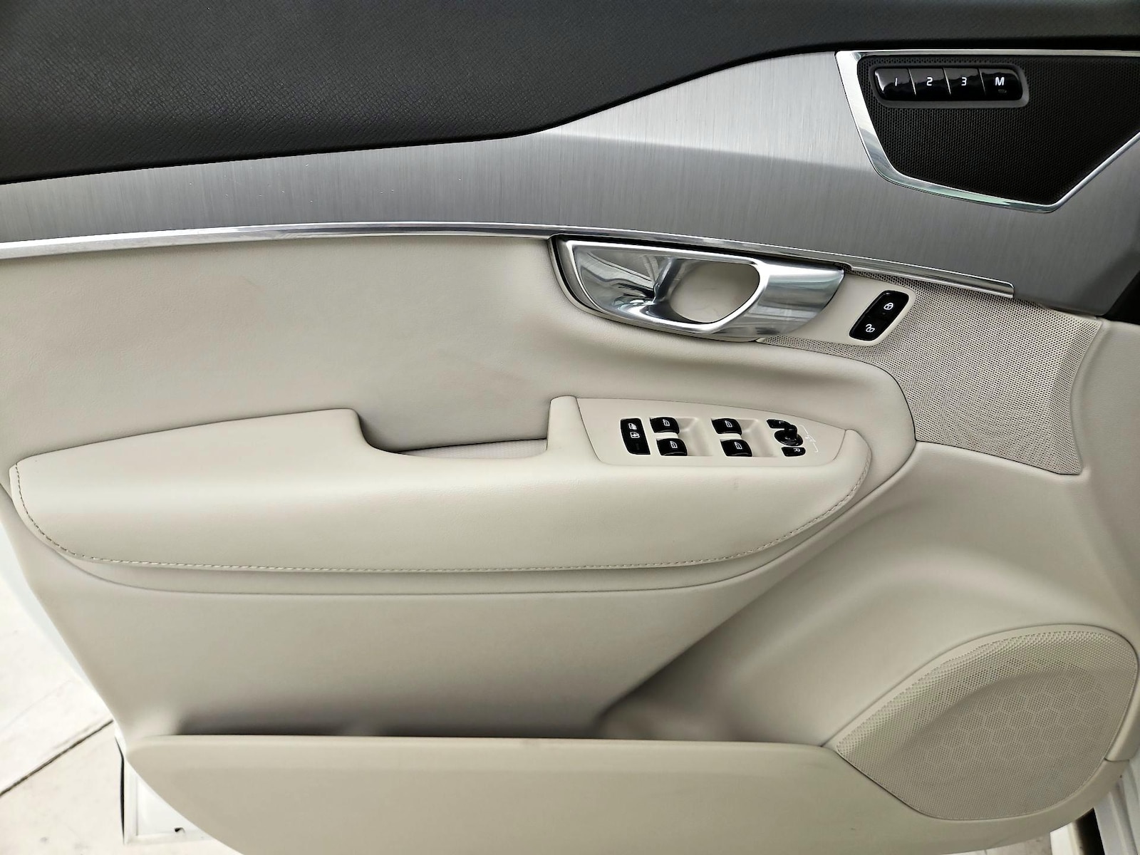 2023 Volvo XC90 Core - Photo 13