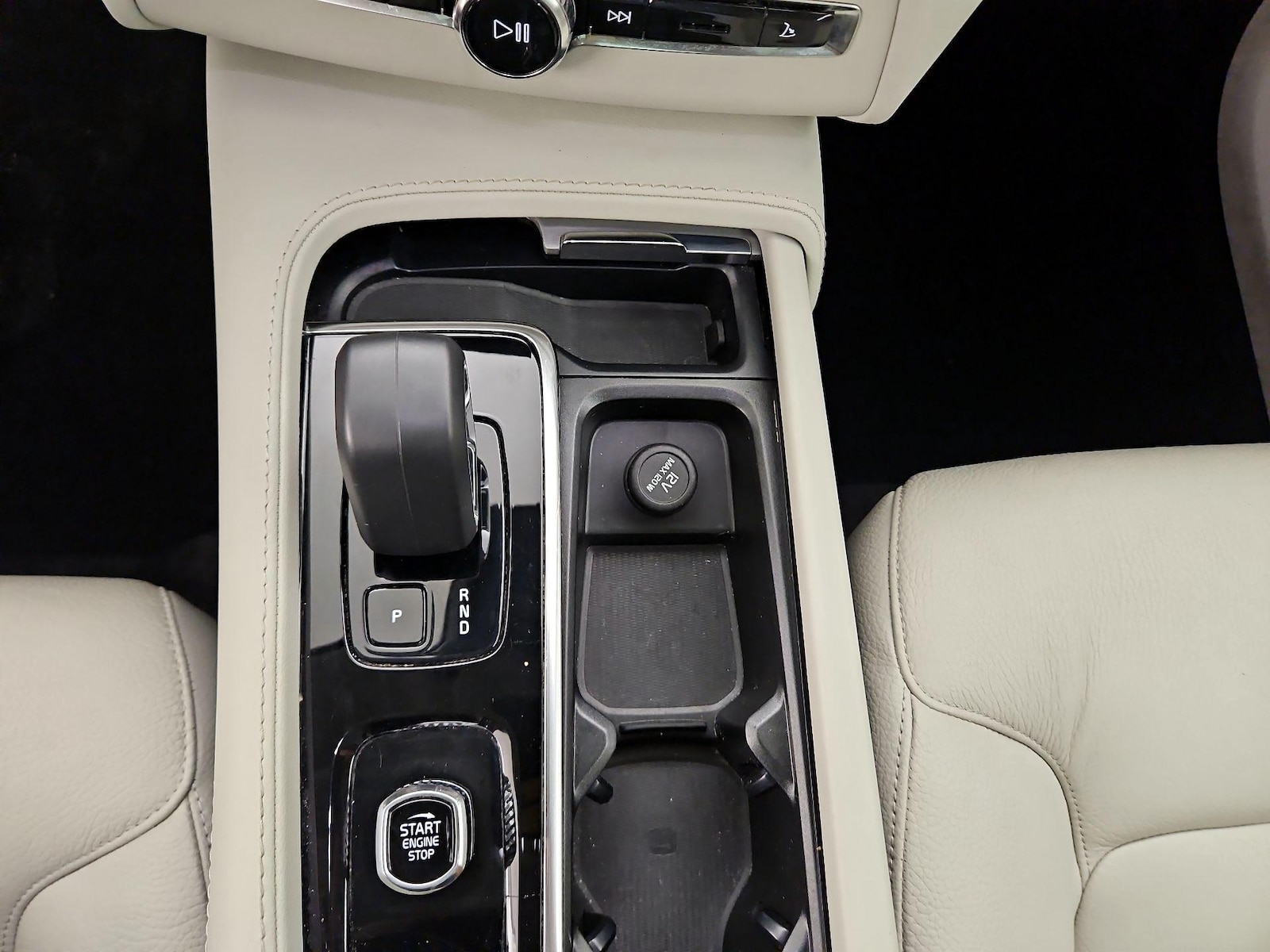 2023 Volvo XC90 Core - Photo 18