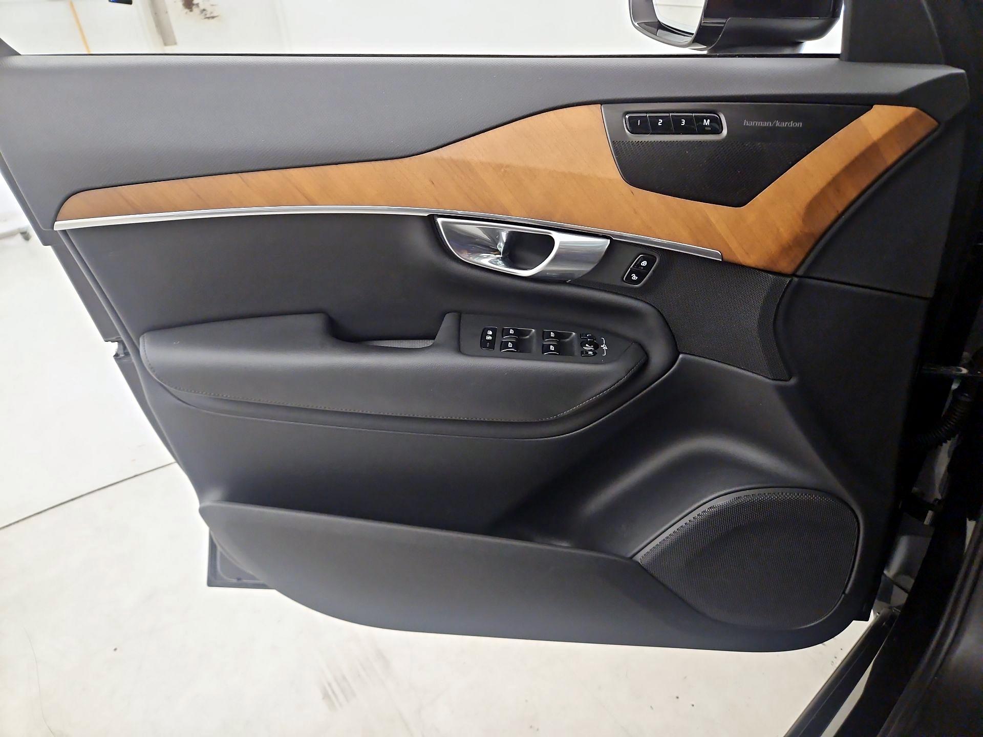 Thumbnail: 2023 Volvo XC90 - 12
