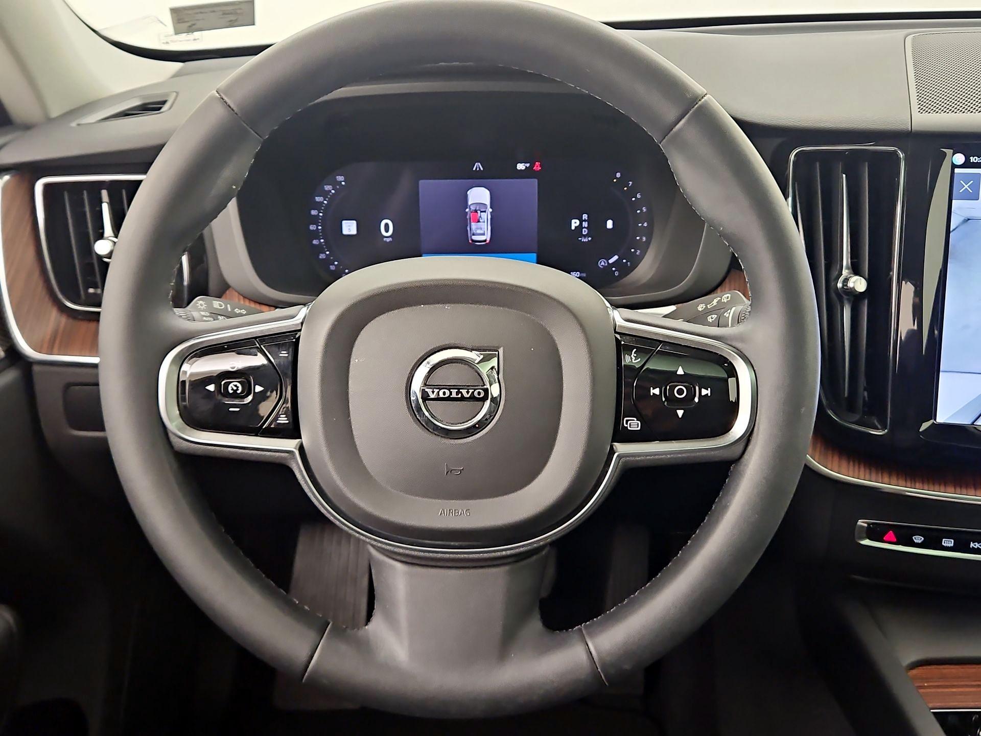 Thumbnail: 2024 Volvo XC60 - 10