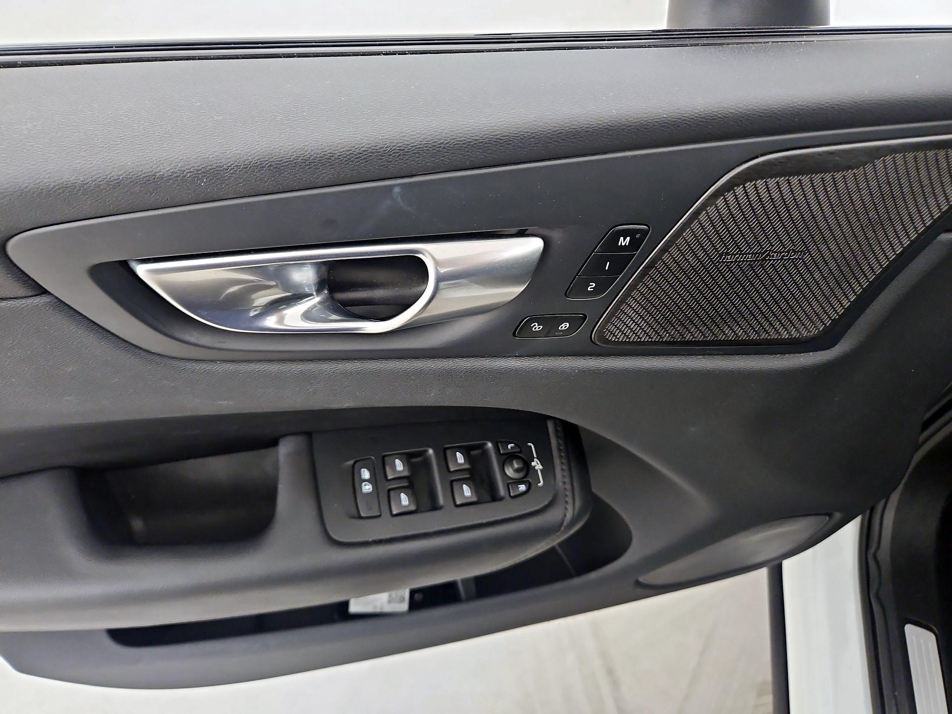 Thumbnail: 2024 Volvo XC60 - 12