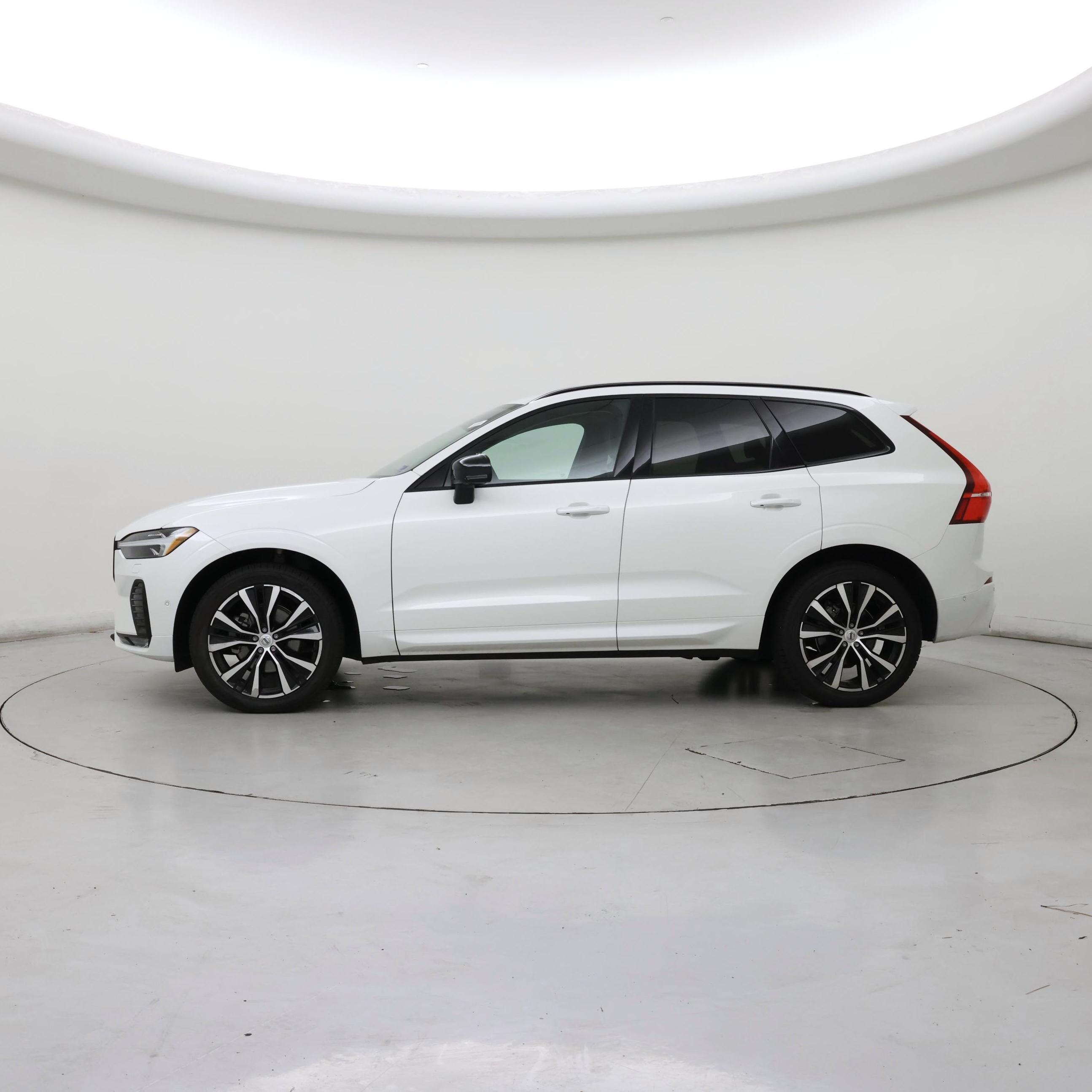Thumbnail: 2024 Volvo XC60 - 3