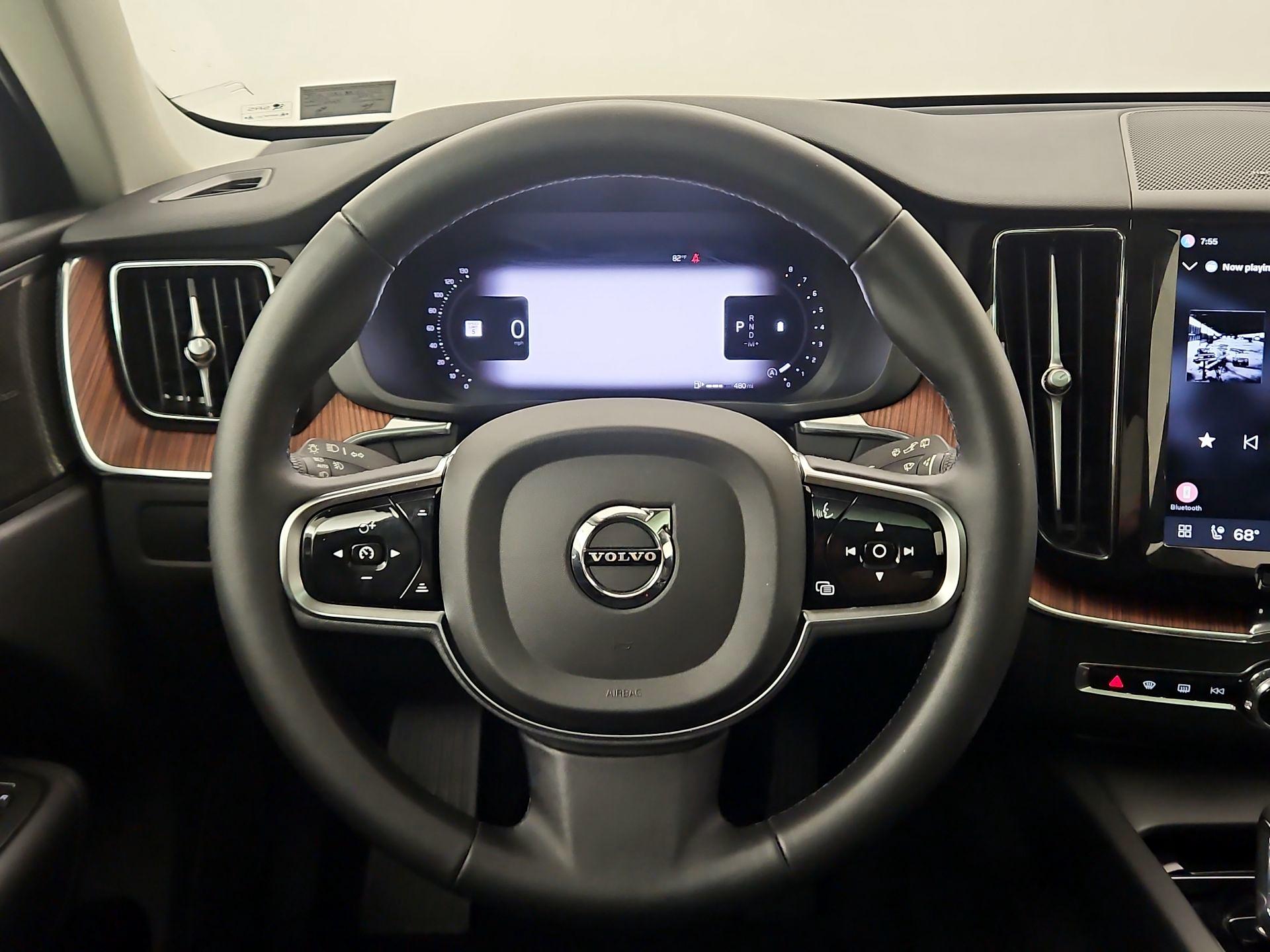 Thumbnail: 2024 Volvo XC60 - 10