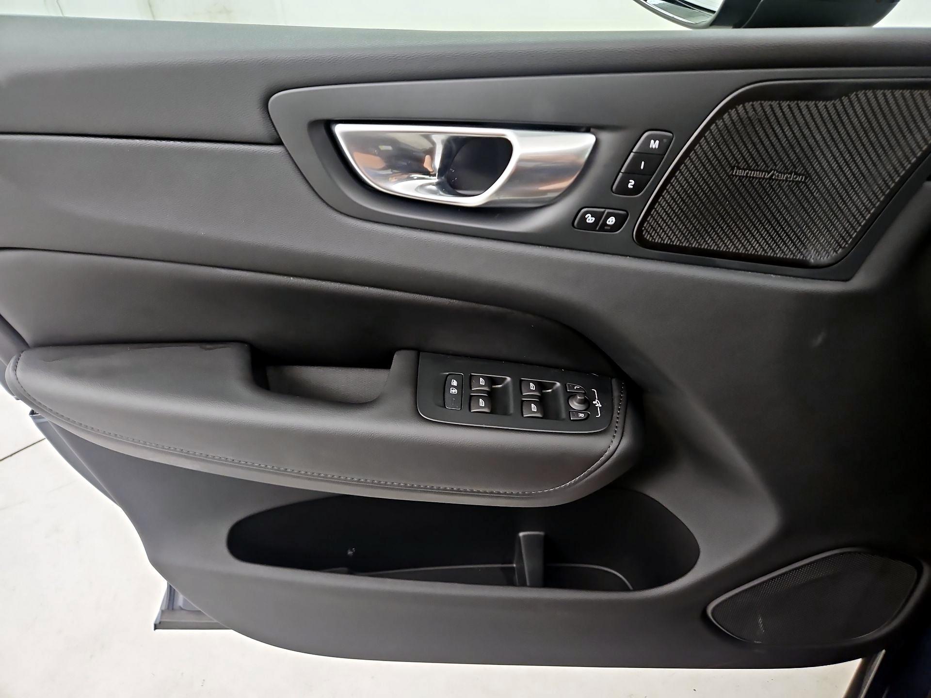 Thumbnail: 2024 Volvo XC60 - 12