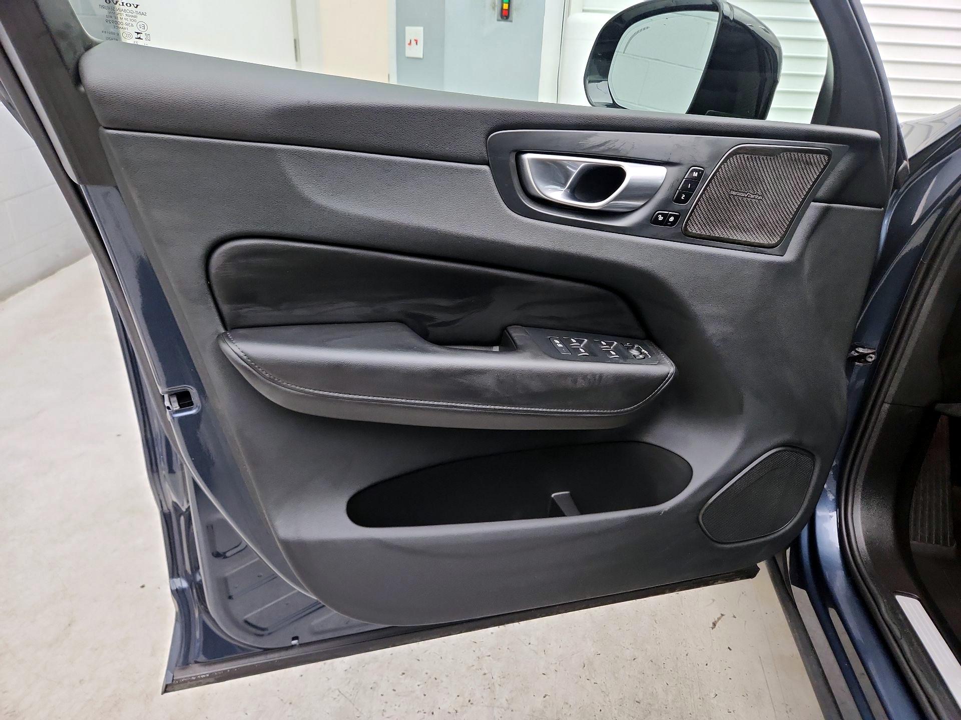 Thumbnail: 2024 Volvo XC60 - 12
