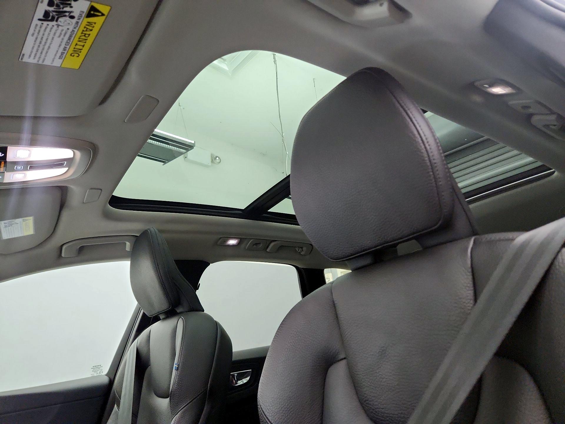 Thumbnail: 2024 Volvo XC60 - 20
