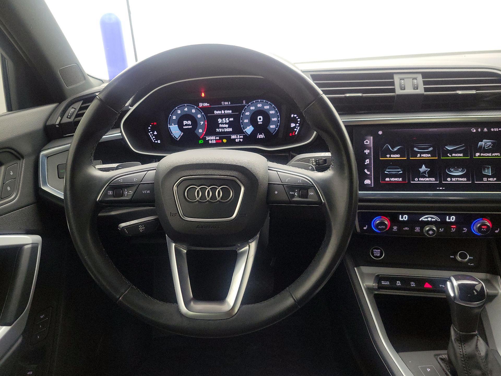 Thumbnail: 2023 Audi Q3 - 10