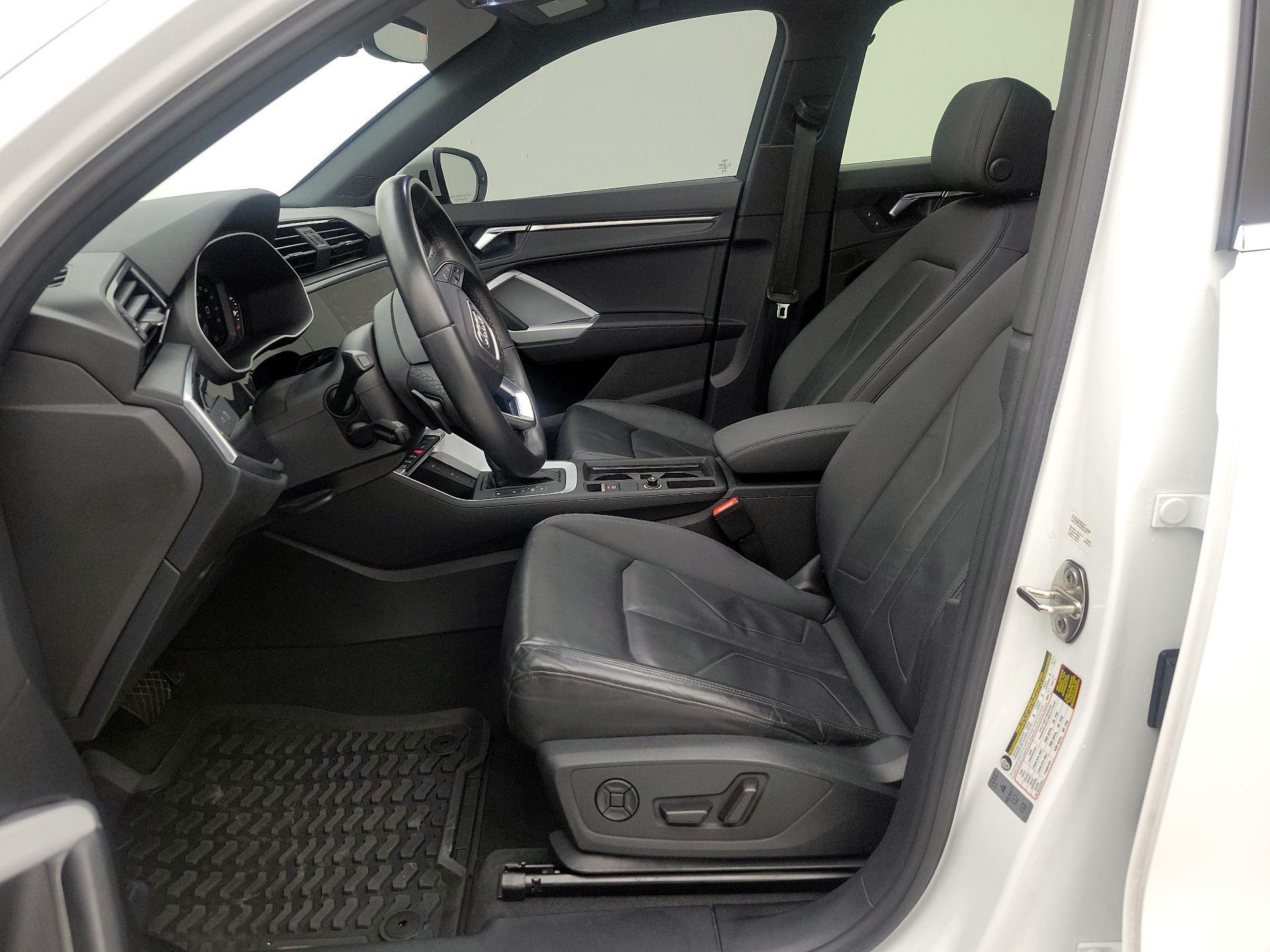 Thumbnail: 2023 Audi Q3 - 11