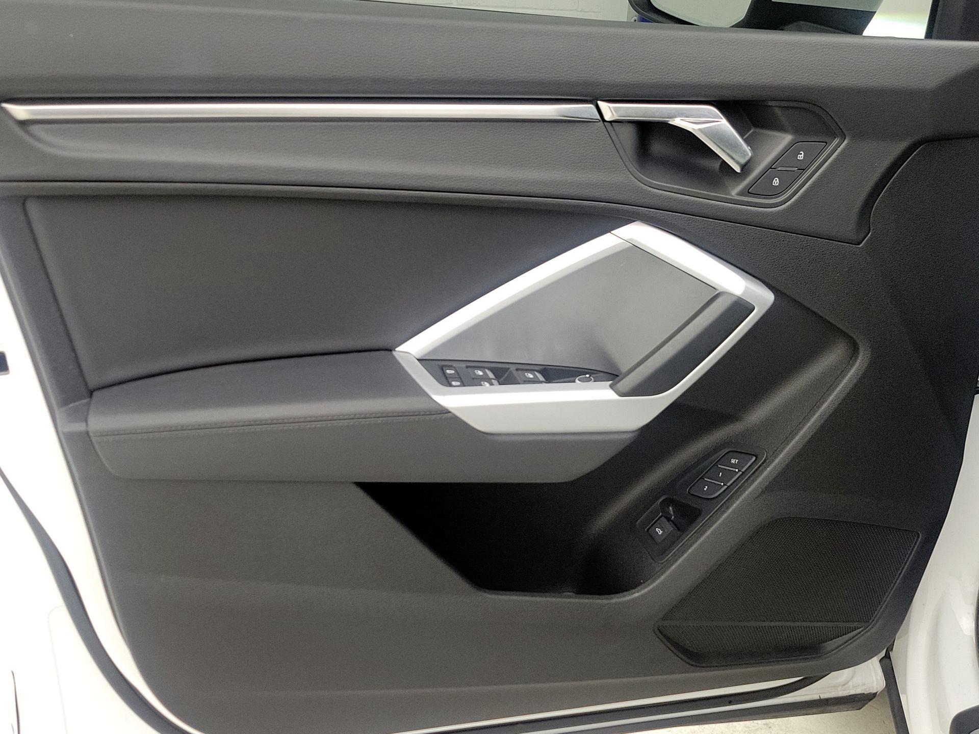 Thumbnail: 2023 Audi Q3 - 12
