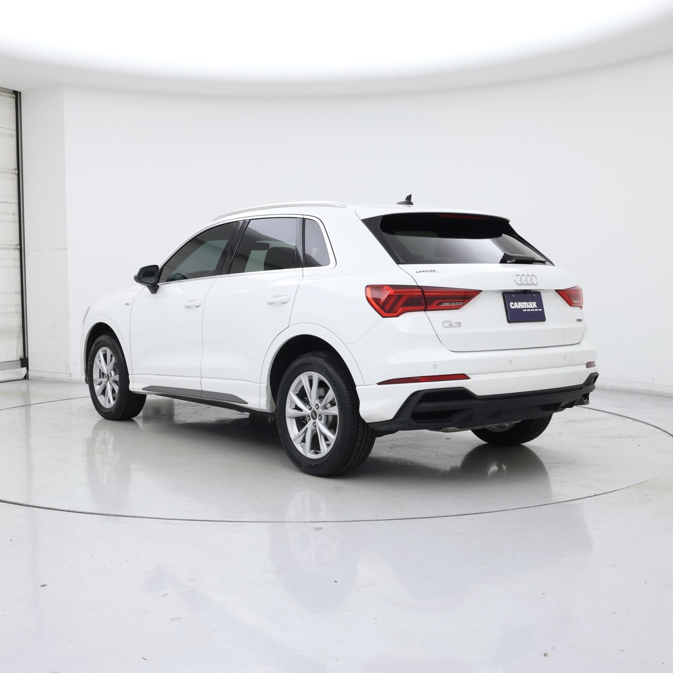 Thumbnail: 2023 Audi Q3 - 2