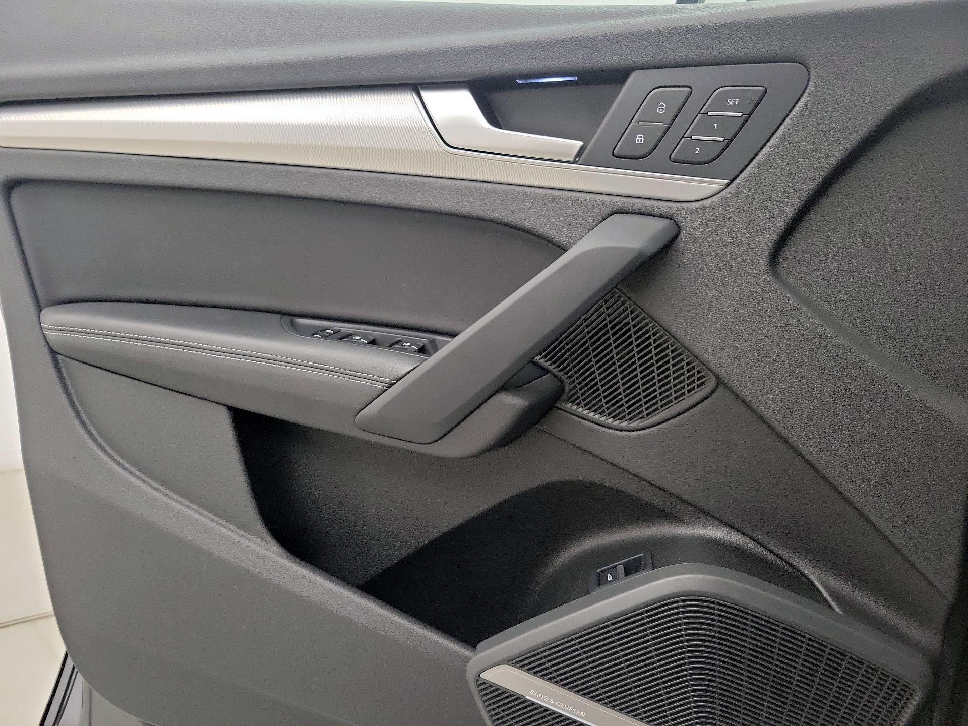 Thumbnail: 2023 Audi Q5 - 12