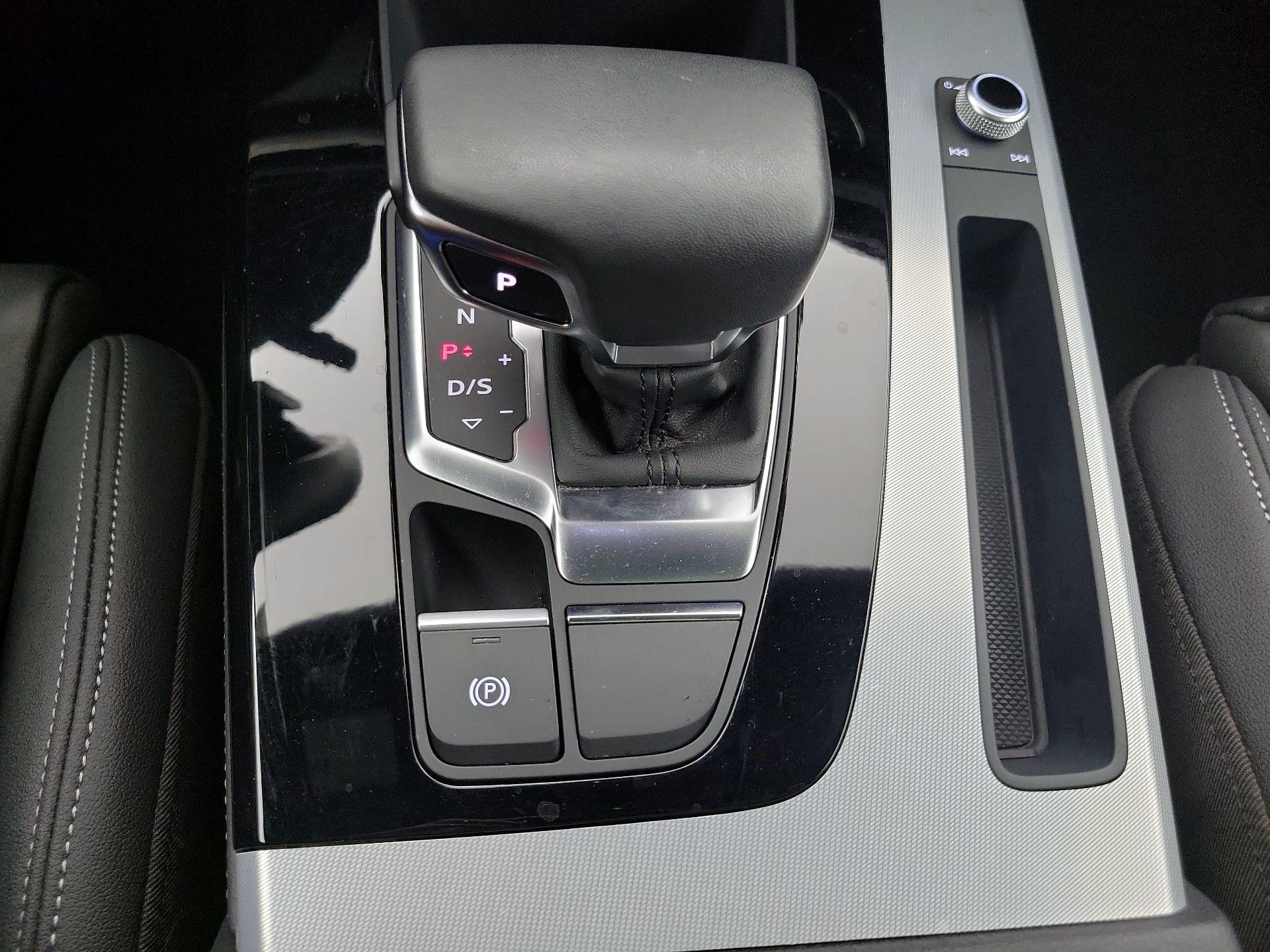 Thumbnail: 2023 Audi Q5 - 17