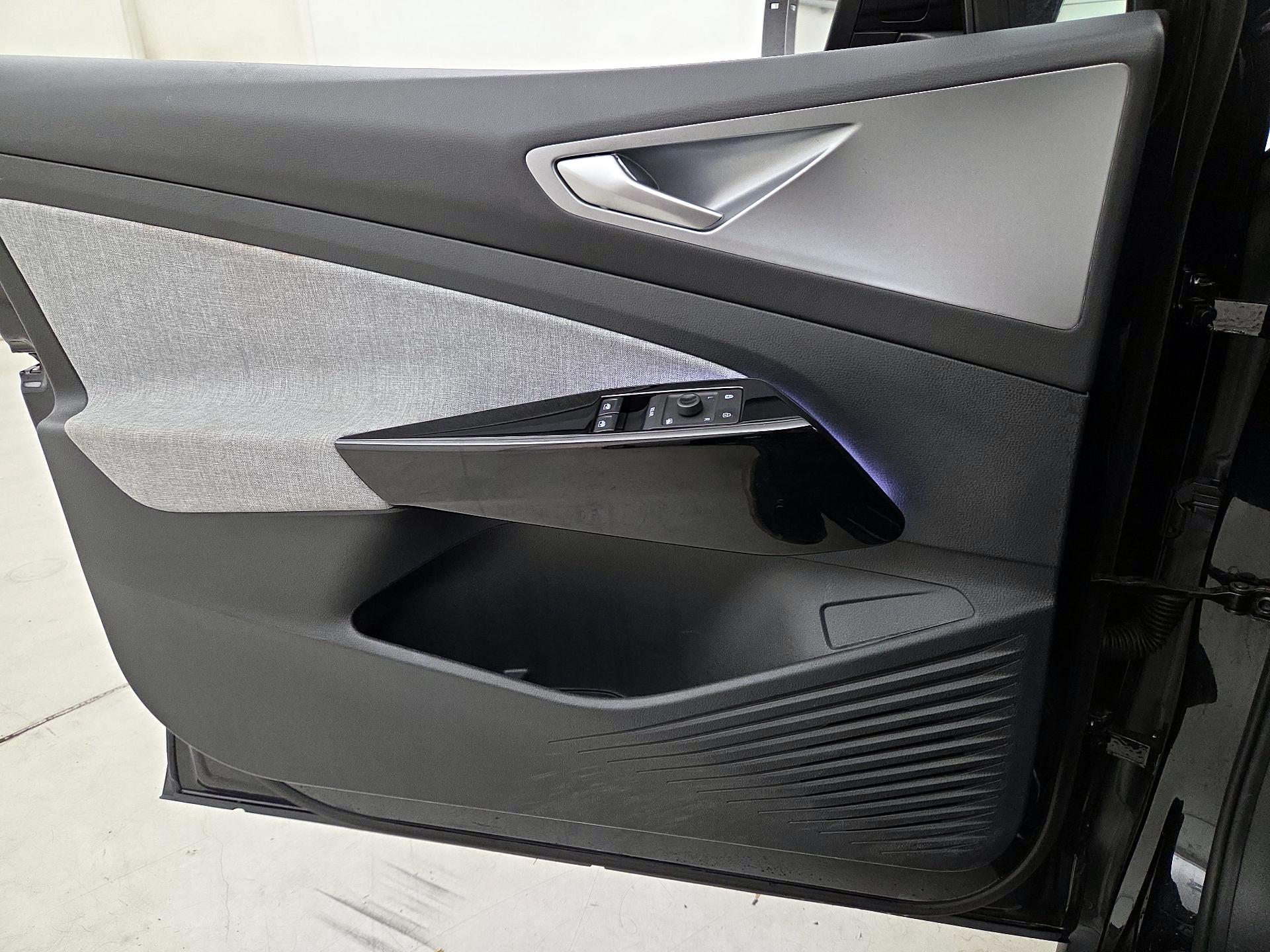 Thumbnail: 2023 Volkswagen ID.4 - 12